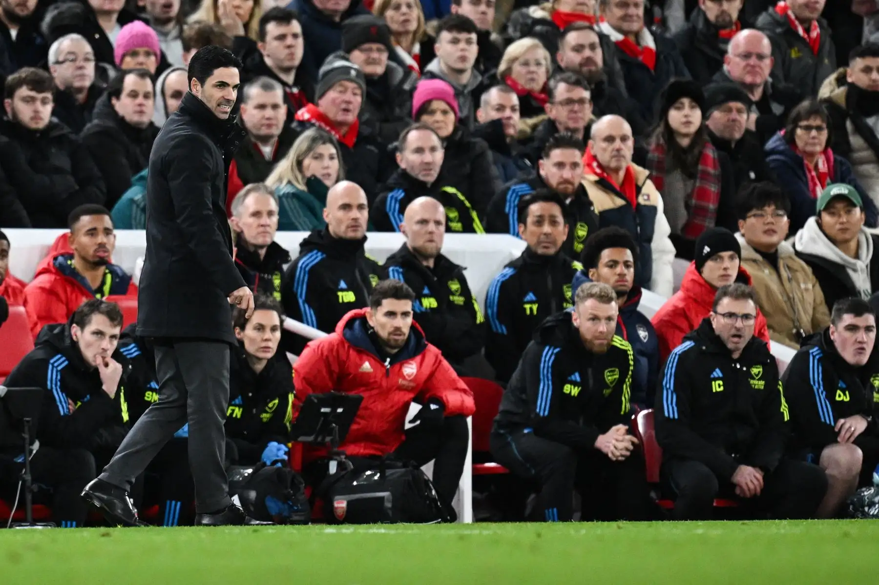 El técnico español del Arsenal, Mikel Arteta, reacciona durante el partido de fútbol de la Premier League inglesa entre Liverpool y Arsenal en Anfield en Liverpool, noroeste de Inglaterra.
Foto: AFP