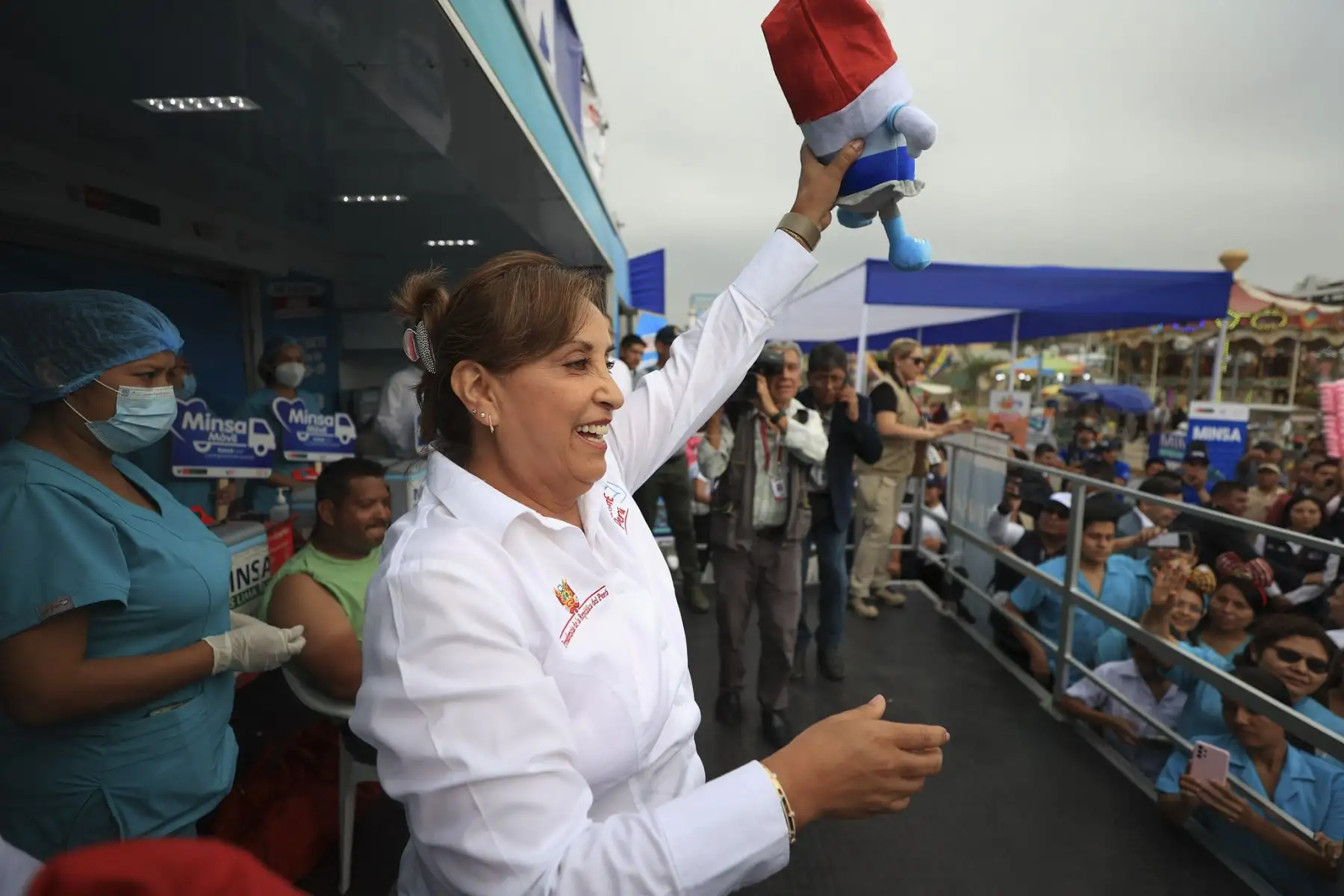 La presidenta Dina Boluarte participa en el lanzamiento de MINSA Móvil - Jornadas de salud integral itinerante y chocolatada navideña.
Foto: ANDINA/Prensa Presidencia