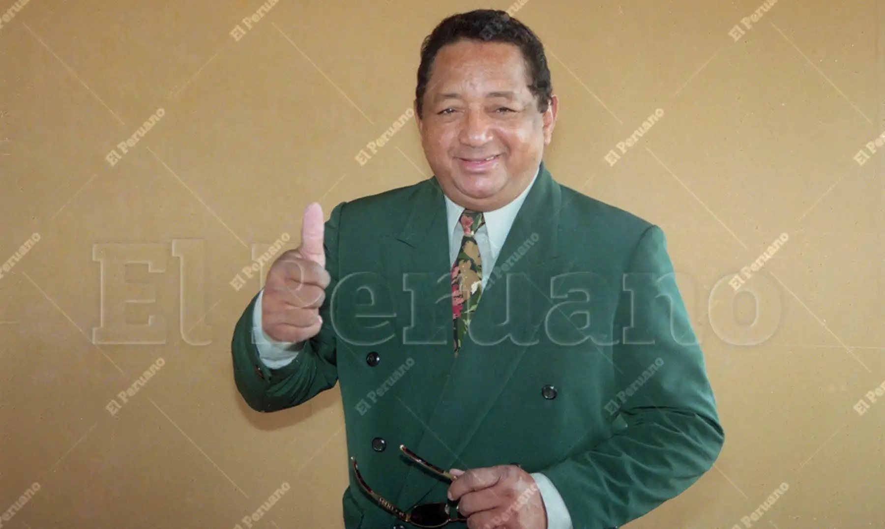 Lima - 13 diciembre 1999 / Conferencia de prensa del cantante y compositor colombiano Lisandro Meza / Foto: Archivo Histórico El Peruano