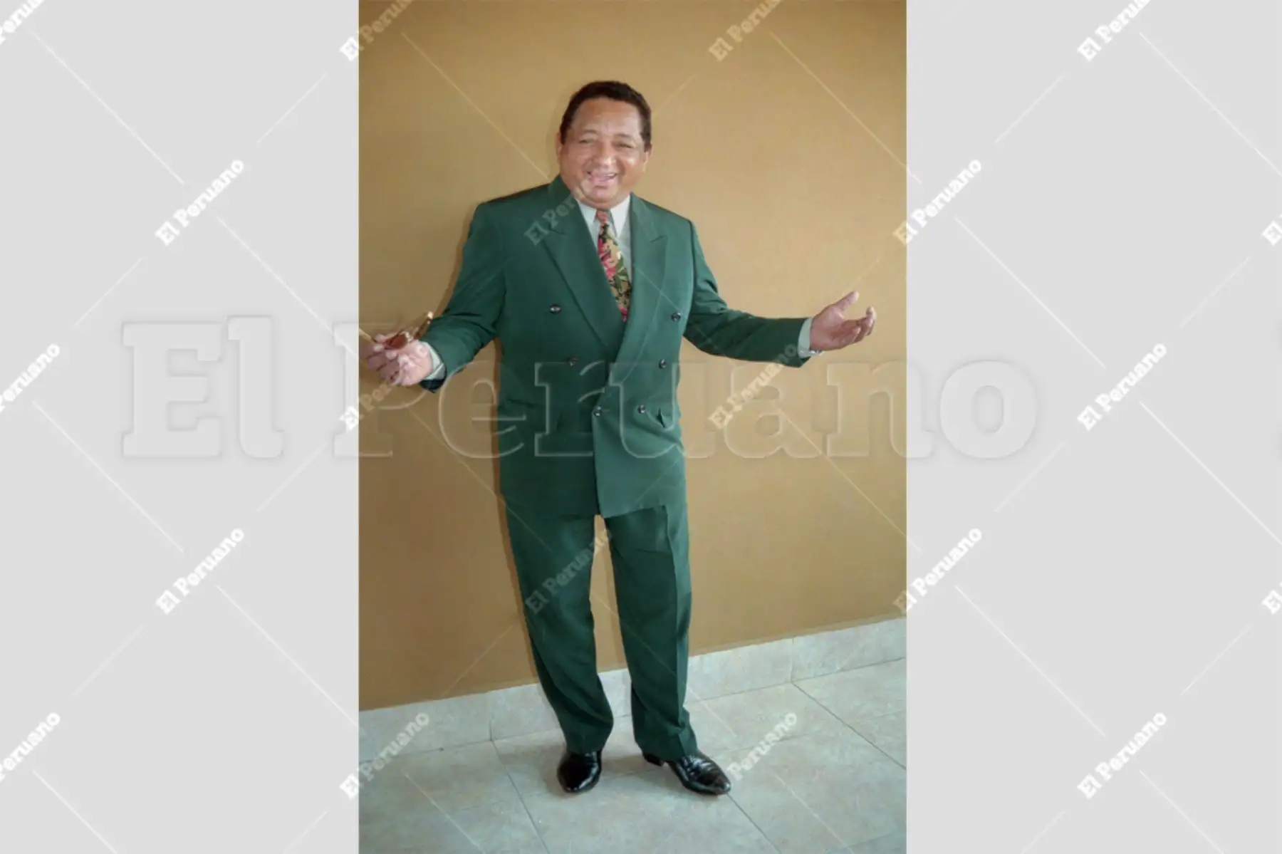 Lima - 13 diciembre 1999 / Conferencia de prensa del cantante y compositor colombiano Lisandro Meza / Foto: Archivo Histórico El Peruano