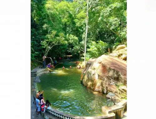 La cascada la Cueva es uno de los hermosos atractivos turísticos que podemos encontrar en Shapaja, un balneario ubicado cerca de la ciudad de Tarapoto, región San Martín.
