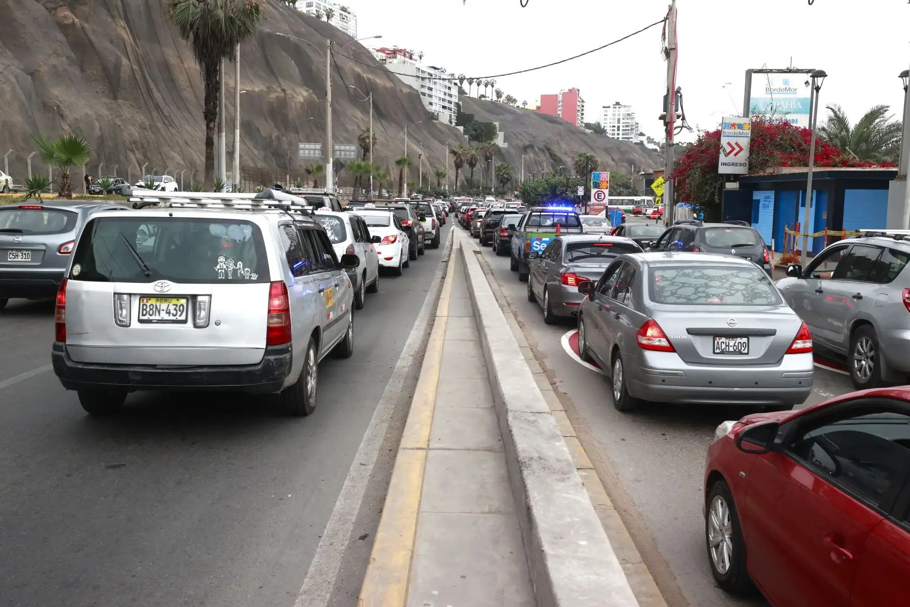 Gran congestión vehicular en  playa Agua Dulce- Chorrillos. Foto: ANDINA/Vidal Tarqui