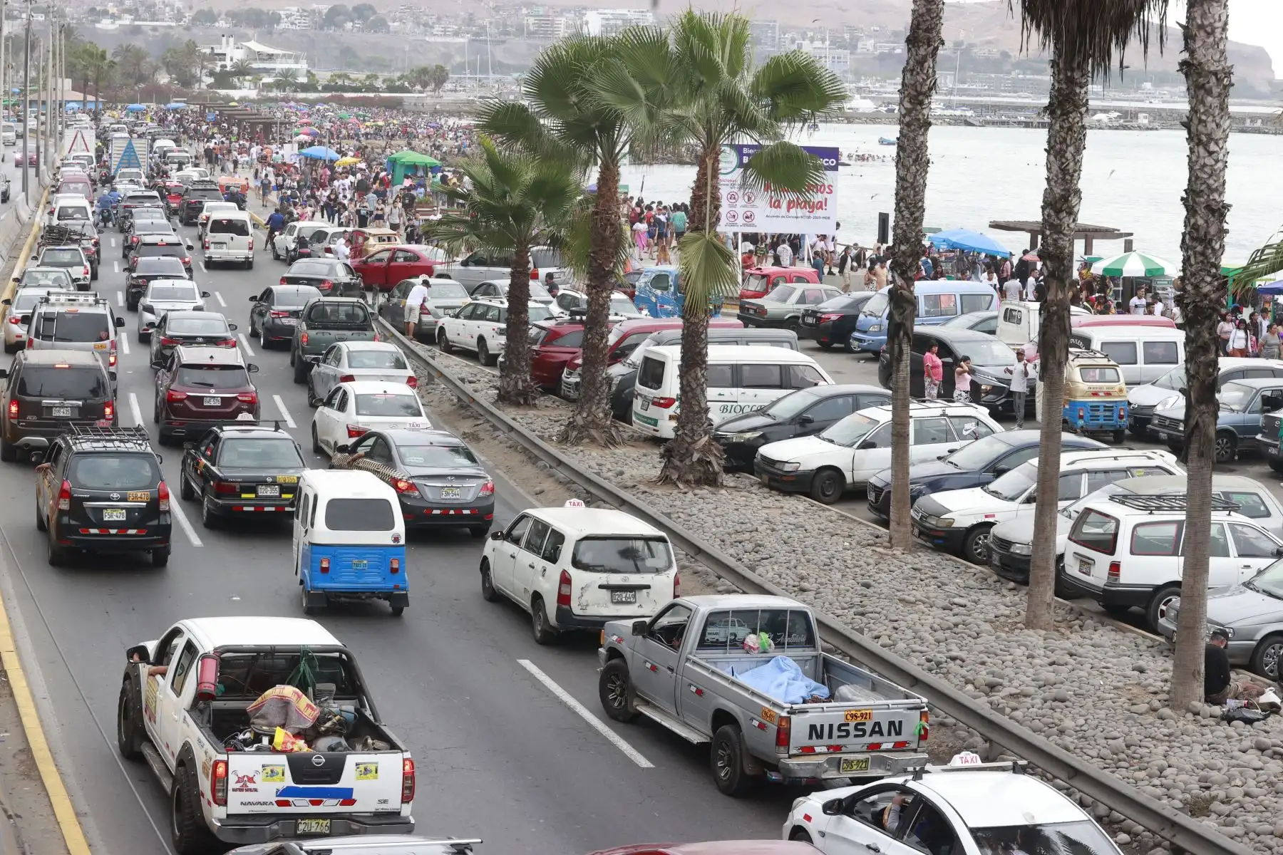 Gran congestión vehicular en  playa Agua Dulce- Chorrillos. Foto: ANDINA/Vidal Tarqui