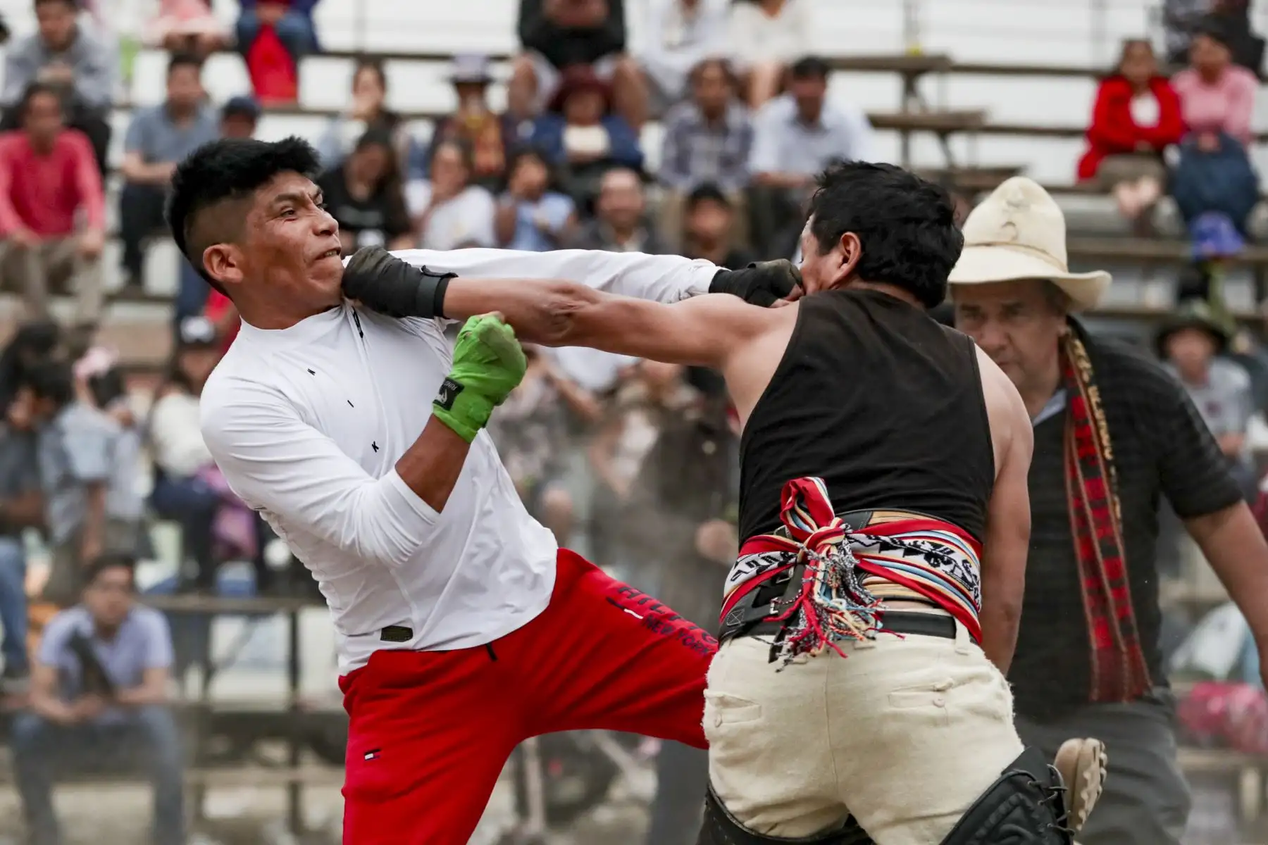 El Club Qorilazo Lima celebró la festividad del Niño Jesús de Santo Tomas de Chumbivilcas en el distrito de Sn Juan de Lurigancho. . En el evento también se realizó el tradicional Takanakuy.
Foto:ANDINA/Juan Pablo Azabache