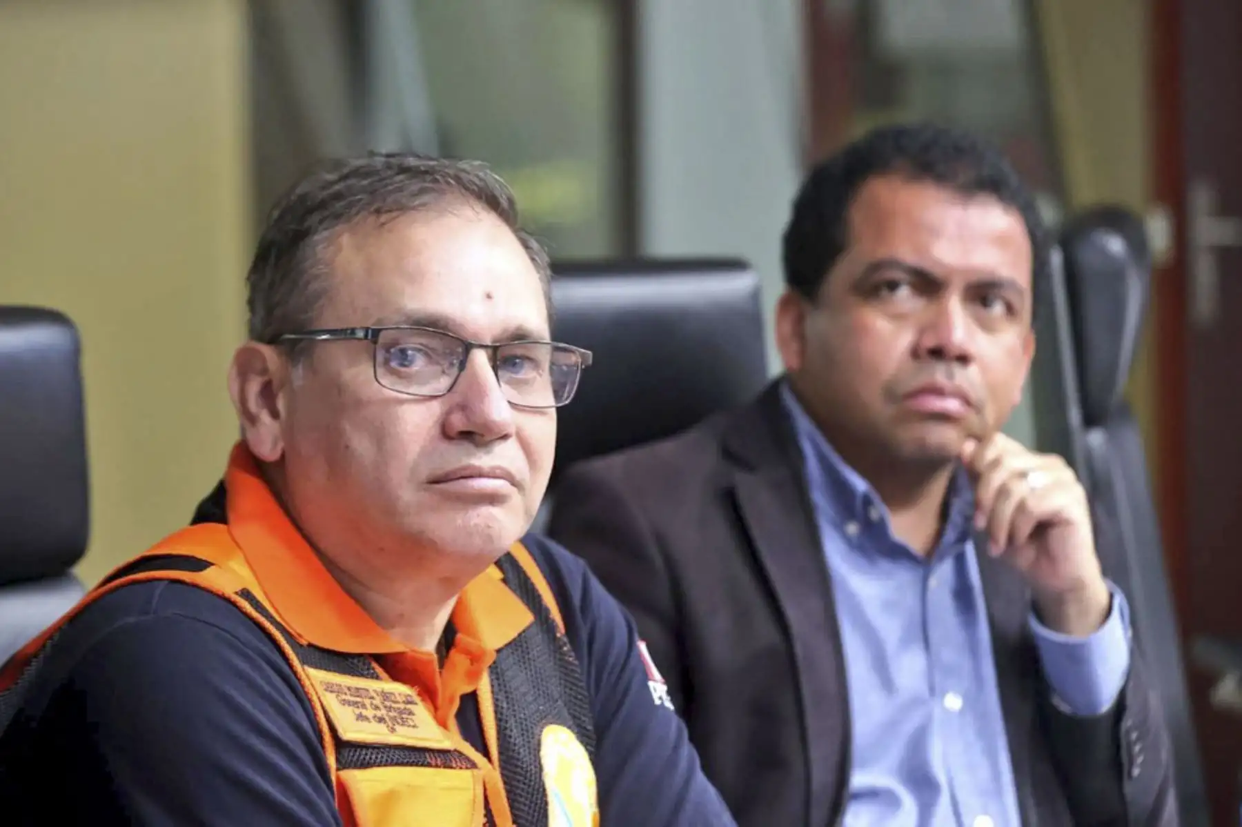 El ministro de Defensa,  Jorge Chávez Cresta, acompañado por los titulares de de las carteras de Economía y Producción, y representantes del Ministerio de Agricultrura y Vivienda, junto a integrantes del grupo de trabajo Fuerza de Tarea Musltisectorial, se reúnen en el COEN para tomar acciones en los tres niveles de Gobierno ante el FEN.
Foto: ANDINA/MINDEF