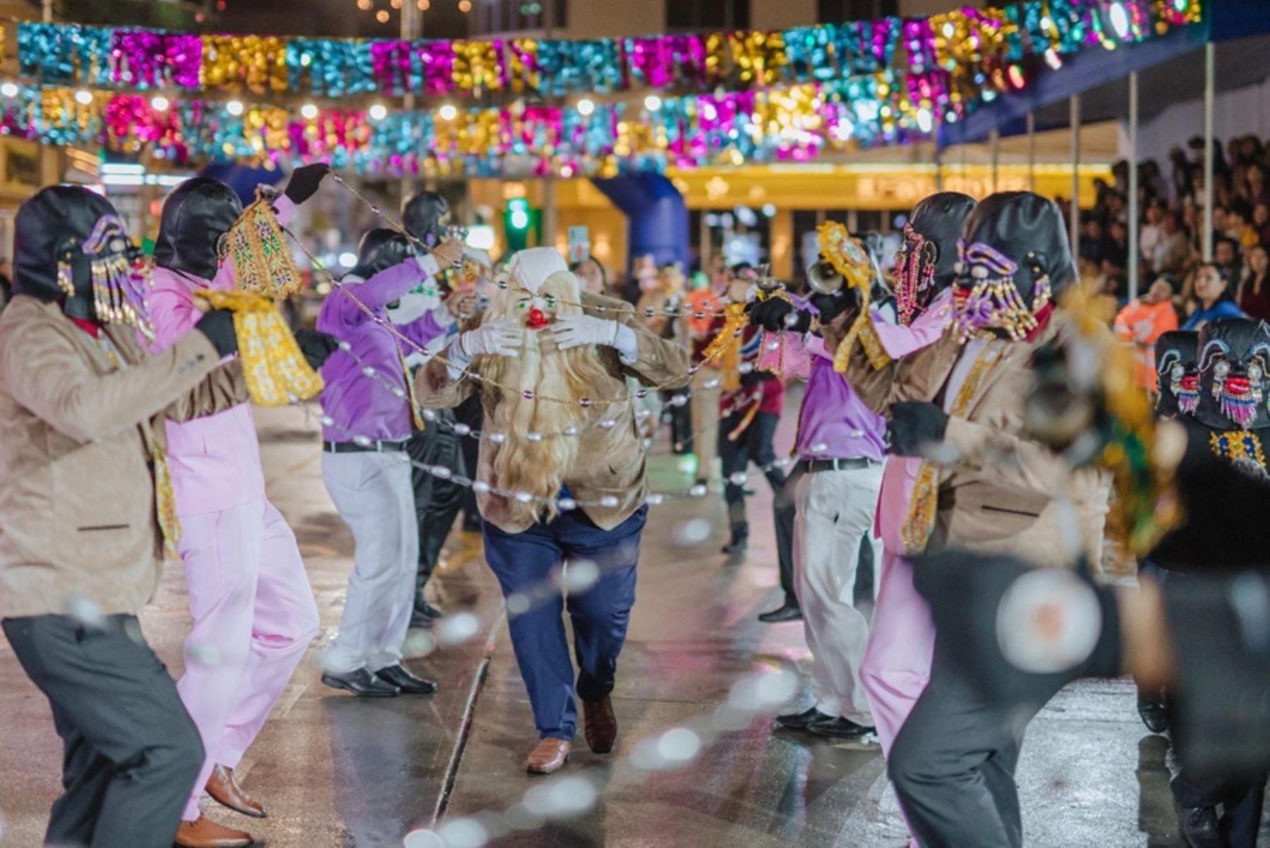 Danza Los Negritos de Huánuco. Fotos e ilustraciones: Municipalidad Provincial de Huánuco.