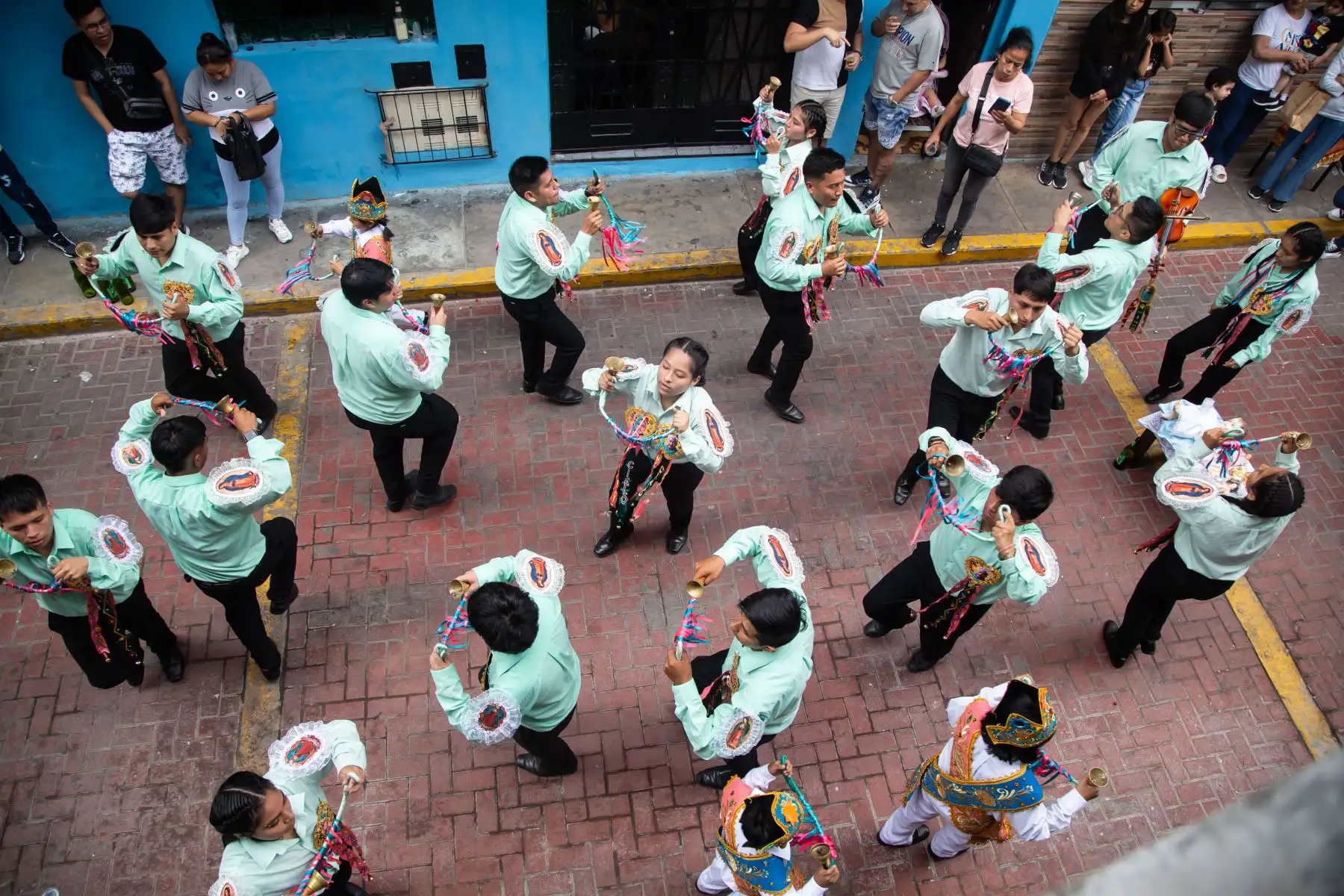 En la Despedida los danzantes se retiran del hogar después de haber comido y bebido recitando coplas de despedida al niño Dios pidiendo encontrarse el próximo año.
Foto: ANDINA/Maira Flores