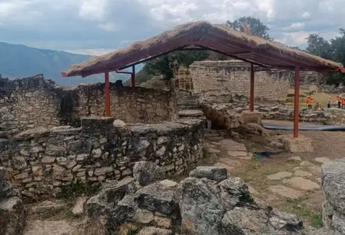Trabajos de restauración, investigación y conservación en el Complejo Arqueológico Kuélap, Patrimonio Cultural de la Nación y principal atractivo turístico de la región Amazonas.