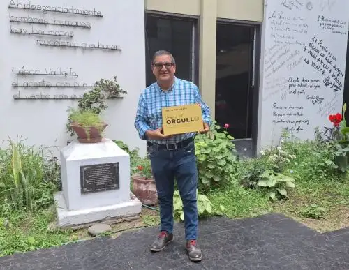 Régulo Franco, el descubridor de la Señora de Cao, uno de los hallazgos más importantes de los últimos años en Perú, recibió un merecido reconocimiento al figurar en el libro: "Tengo el orgullo, los 100 peruanos que hacen patria". Foto: Luis Puell