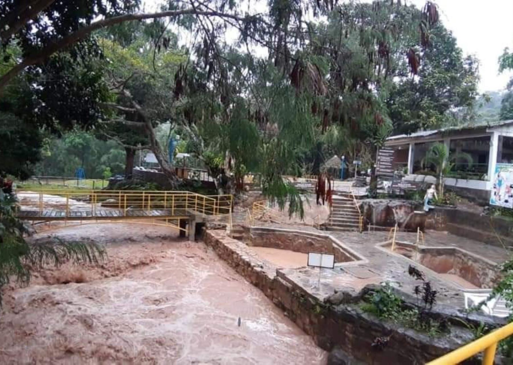 Los baños termales de San Mateo, ubicado en la provincia de Moyobamba (San Martín) fue uno de los más afectados por la activación de quebradas causada por las lluvias intensas que se registran en la zona. ANDINA/Difusión