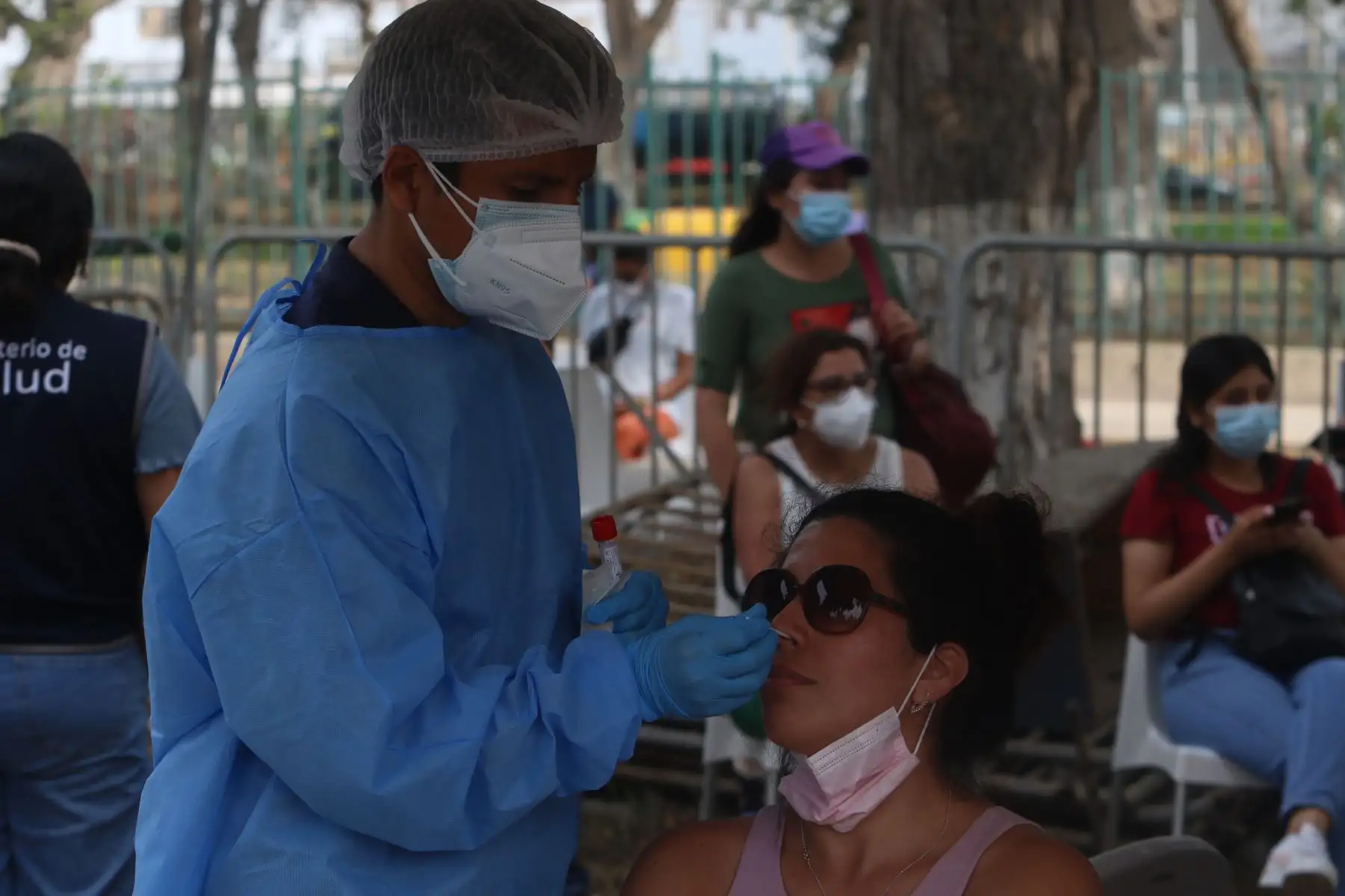 Durante el 2023, el Ministerio de Salud (Minsa) logró proteger a más de 3 millones de peruanos y peruanas con la vacuna bivalente contra el covid-19, informó la jefa de Inmunizaciones, María Elena Martínez. FOTO:ANDINA/Hector Vinces.