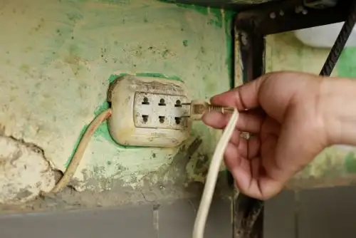 El Niño: Osinerming pide evitar contacto con artefactos eléctricos ante lluvias intensas