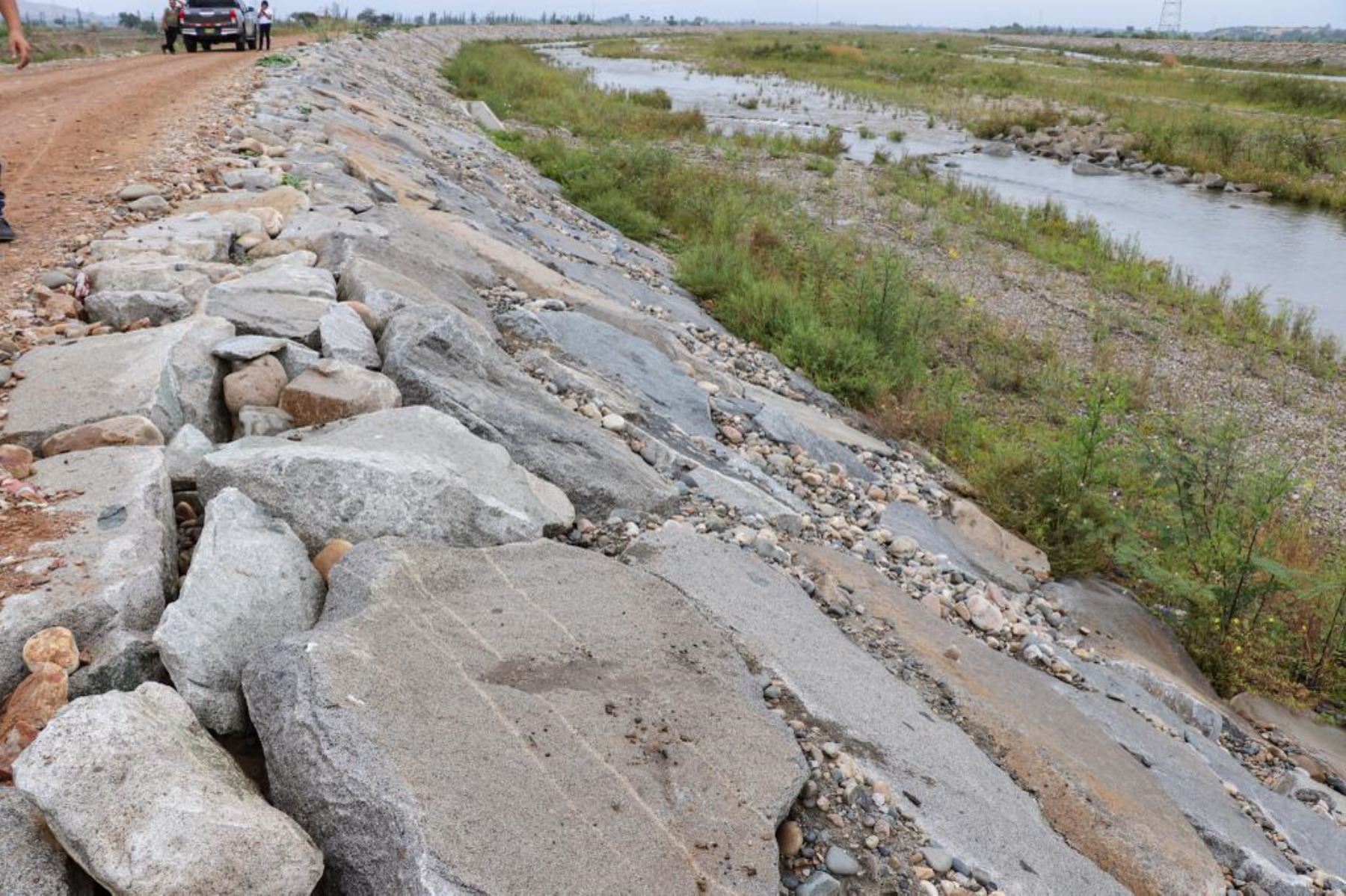 Los trabajos involucraron la construcción de 15.15 km de dique de encauzamiento con enrocado en ambas márgenes del río Jequetepeque. Foto: ANDINA/Midagri