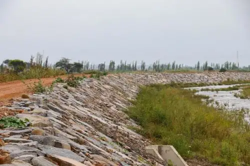 Los trabajos involucraron la construcción de 15.15 km de dique de encauzamiento con enrocado en ambas márgenes del río Jequetepeque. Foto: ANDINA/Midagri