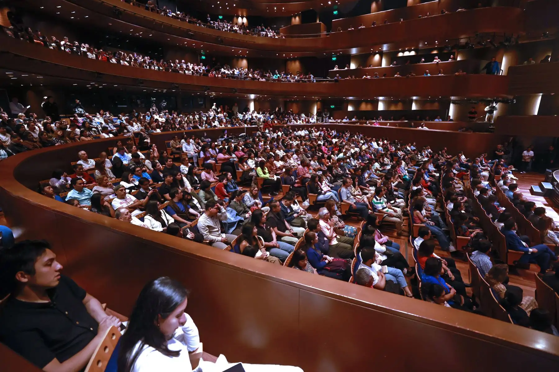 Cerca de 200 internos de los Establecimientos Penitenciarios Castro Castro, Lurigancho, Anexo Chorrillos, Mujeres Chorrillos, Huaral, Jauja y Lampa. presentar concierto sinfónico en el Gran Teatro Nacional Foto: ANDINA/Vidal Tarqui