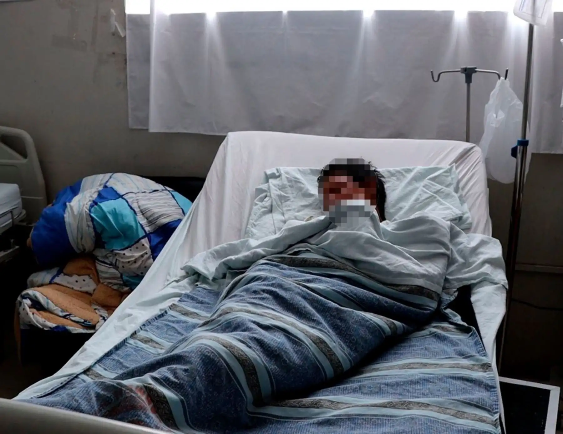 Un menor de 14 años sufre quemaduras en todo el rostro tras manipular pirotécnico. El adolescente se encuentra internado en el Hospital Regional Docente Materno Infantil El Carmen de Huancayo.