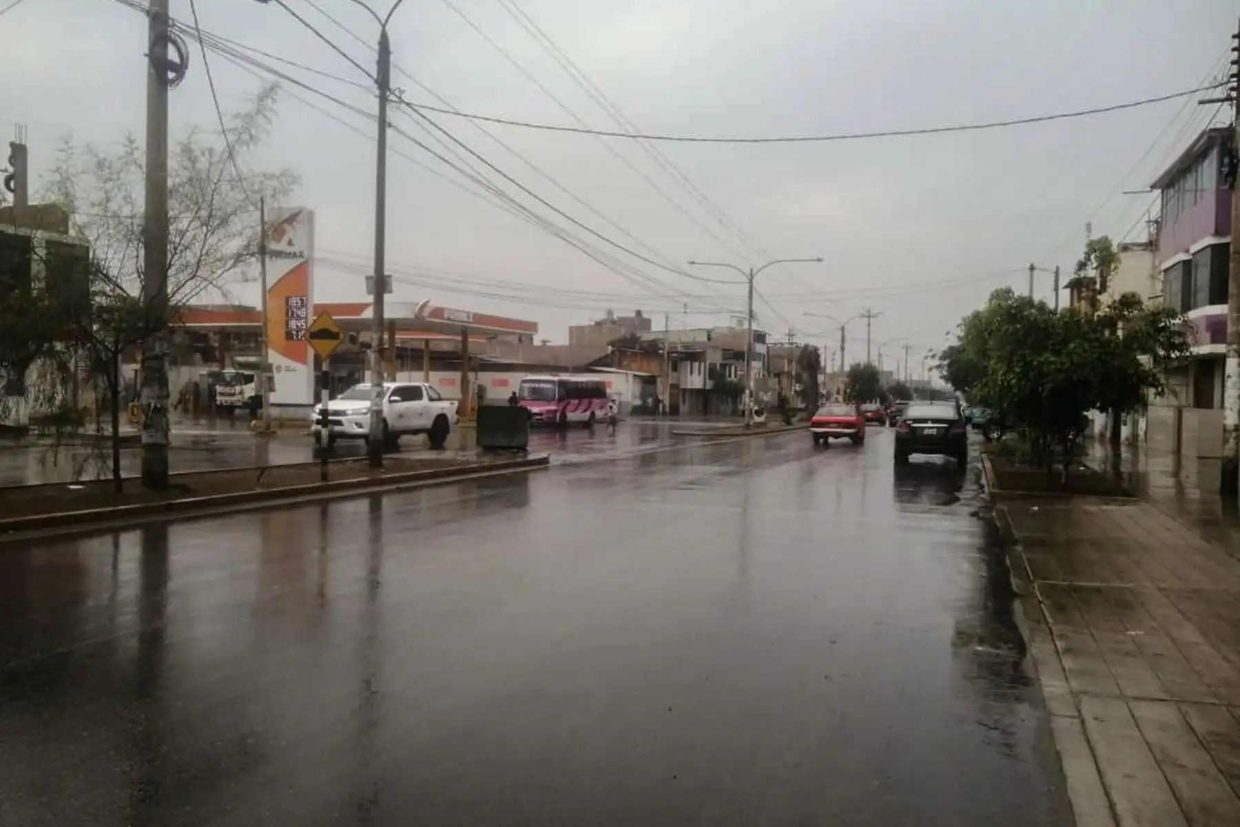 Sin embargo, el Centro de Operaciones de Emergencia Regional (COER) de La Libertad informó que hasta el momento no existe riesgo de activación de quebradas, y que se está monitoreando el avance de la precipitación y las cuencas para mantener informada a la población.
Foto: cortesía Darwin Portales