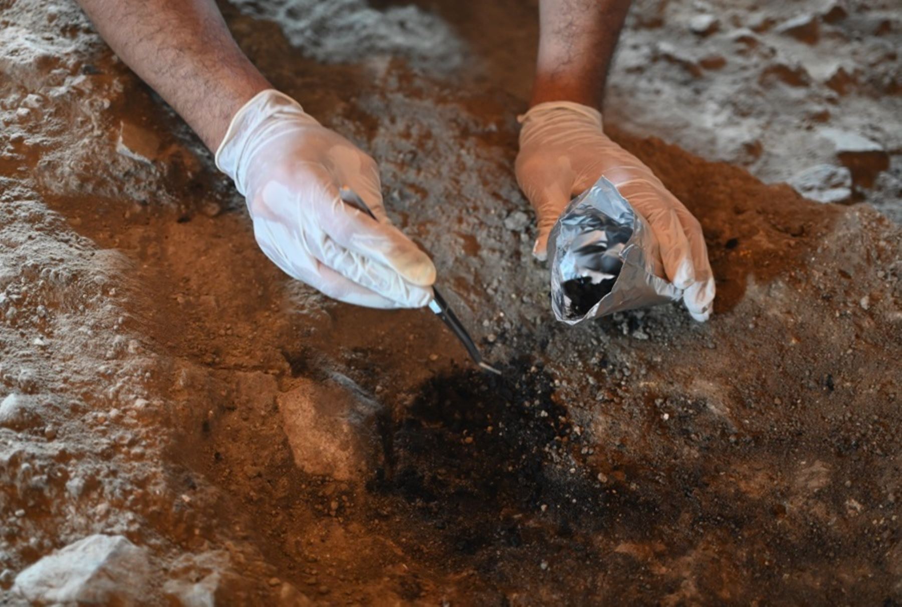 Evidencias arqueológicas registradas en excavaciones realizadas entre agosto y diciembre de este año revelan que la arquitectura monumental de Montegrande, construcción prehispánica, edificada hace 5,300 años en Jaén, región Cajamarca, demuestra el nacimiento de la religión en la Amazonía peruana y sudamericana.