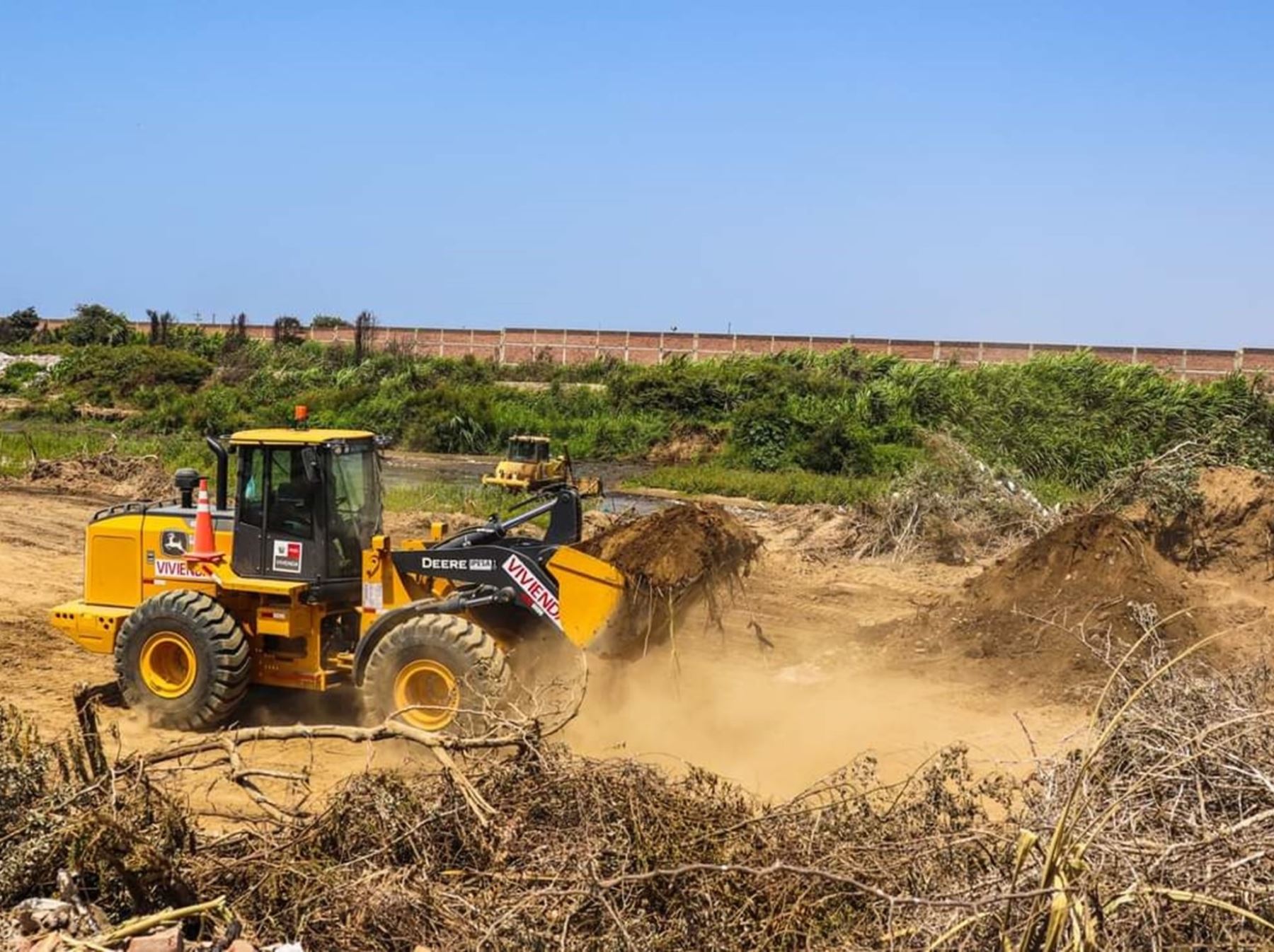 El Gobierno Regional de La Libertad informó que los trabajos de descolmatación del río Cargatrapos registra un 70 % de avance. ANDINA/Difusión