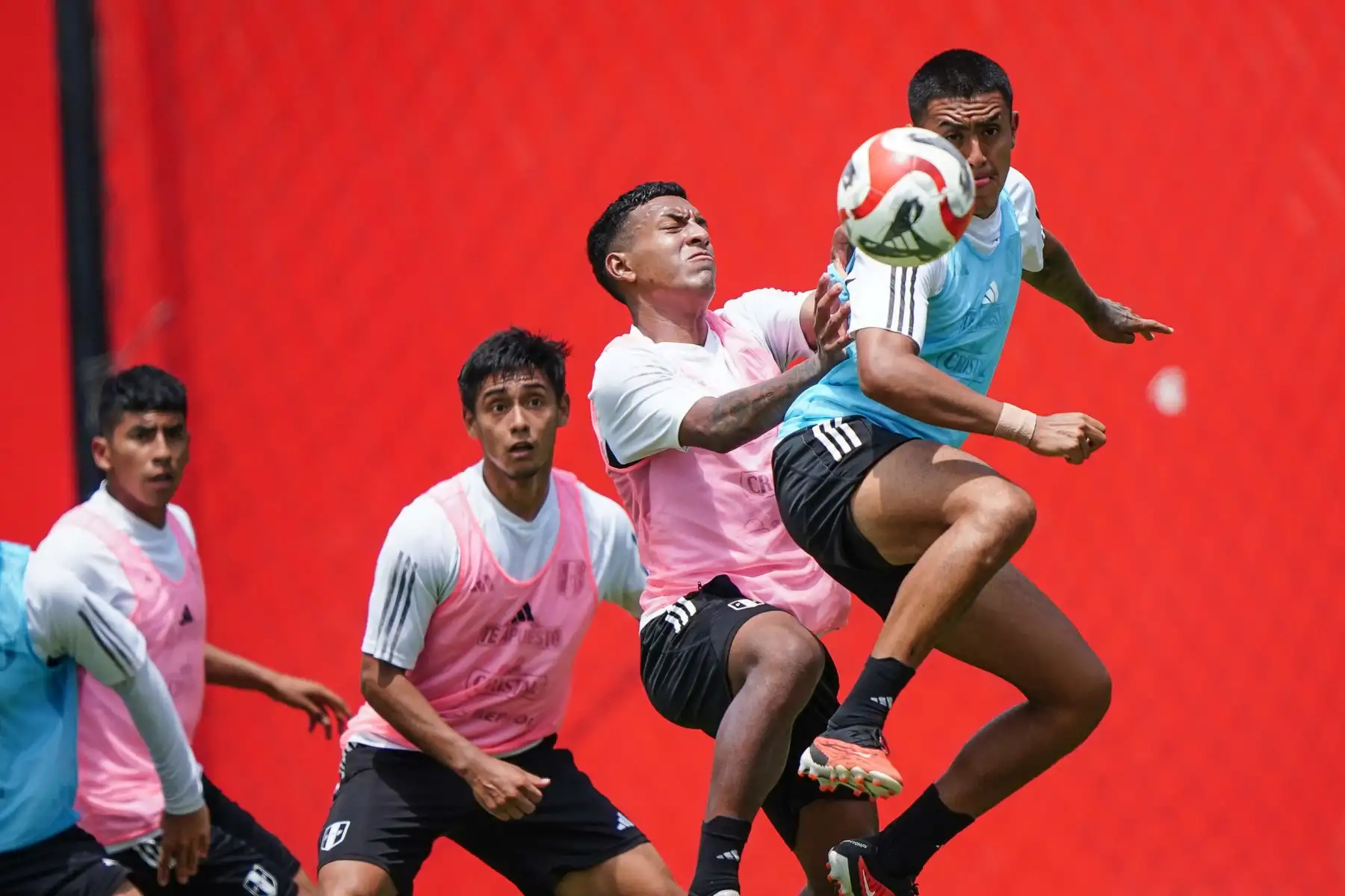Entrenamiento de la selección peruana de fútbol Sub 23 en la Videna.
Foto:FPF
