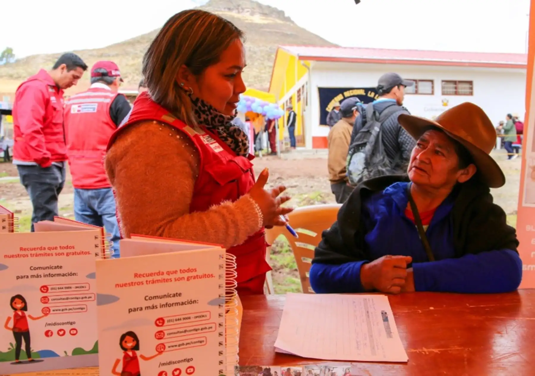 Superando la meta establecida a inicios del año, el Programa Nacional PAIS del Ministerio de Desarrollo e Inclusión Social (Midis) brindó durante el 2023 más de 4.6 millones de atenciones sociales en comunidades rurales de la sierra y selva, a través de sus plataformas de servicios Tambos y las Plataformas Itinerantes de Acción Social (PIAS).