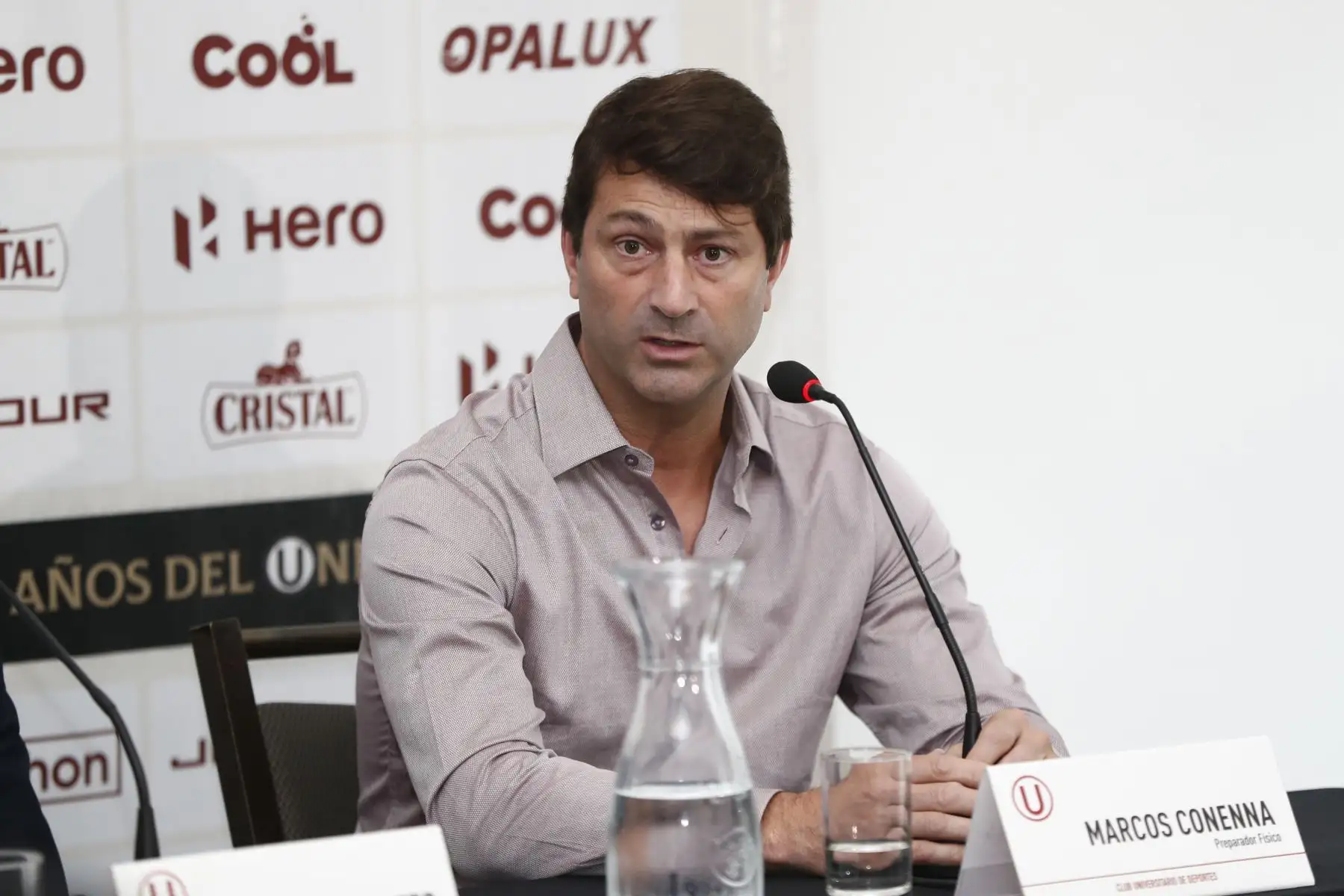 Presentación del nuevo comando técnico del club Universitario de Deportes, que tiene como cabeza al exfutbolista y entrenador argentino Fabián Bustos. Foto: ANDINA/Daniel Bracamonte
