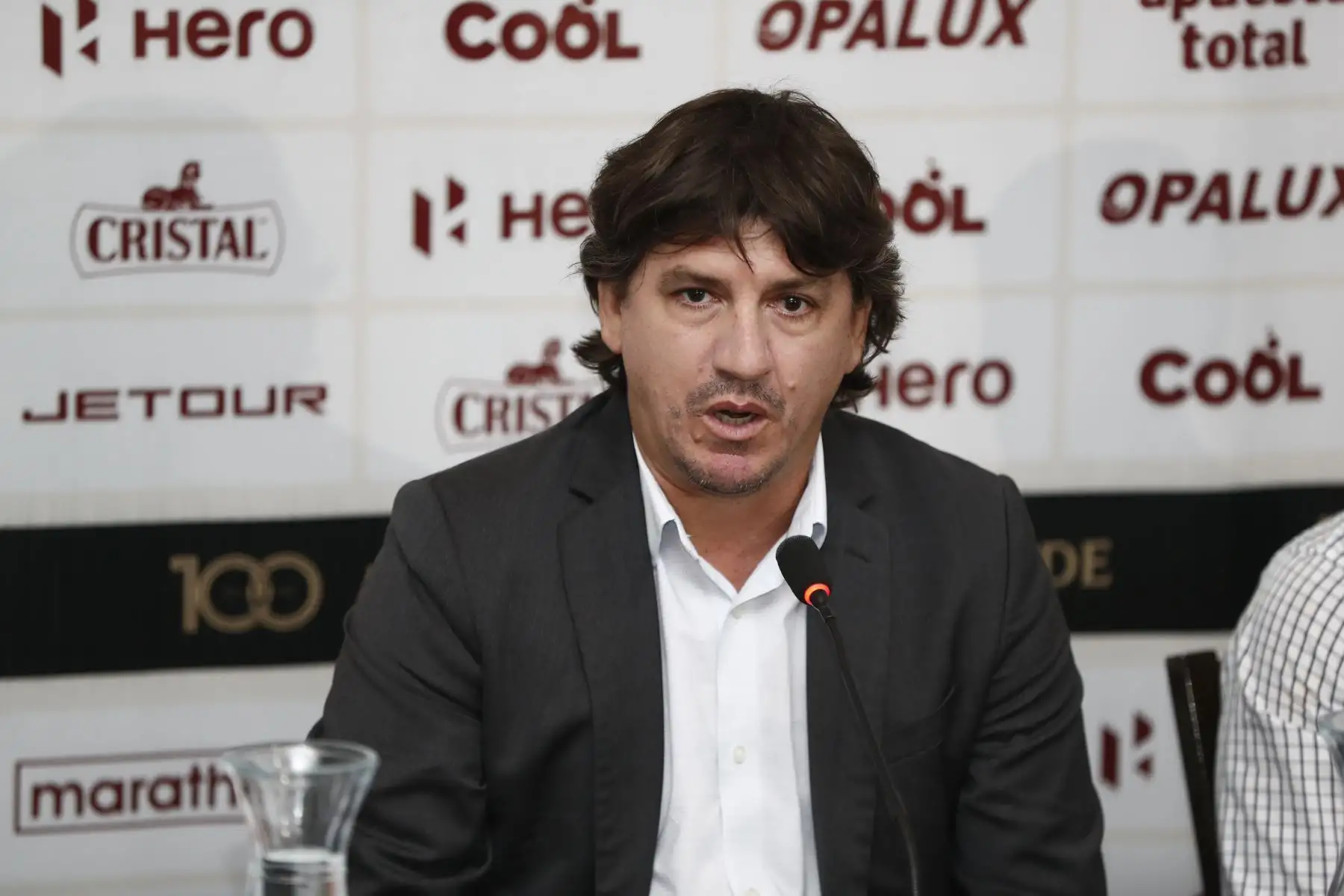 Jean Ferrari, administrador del club Universitario de Deportes, participó en la conferencia de prensa en la que se presentó al nuevo comando técnico del equipo titular, liderado por el exfutbolista y entrenador argentino Fabián Bustos. Foto: ANDINA/Daniel Bracamonte