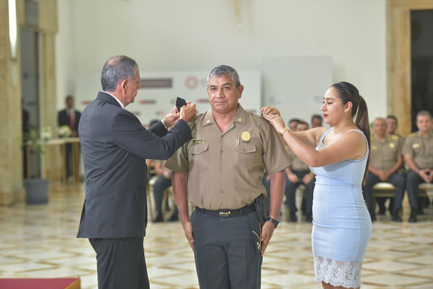 El Ministro Del Interior Participa En La Ceremonia De Imposición De Insignias De Mando A 28 3915