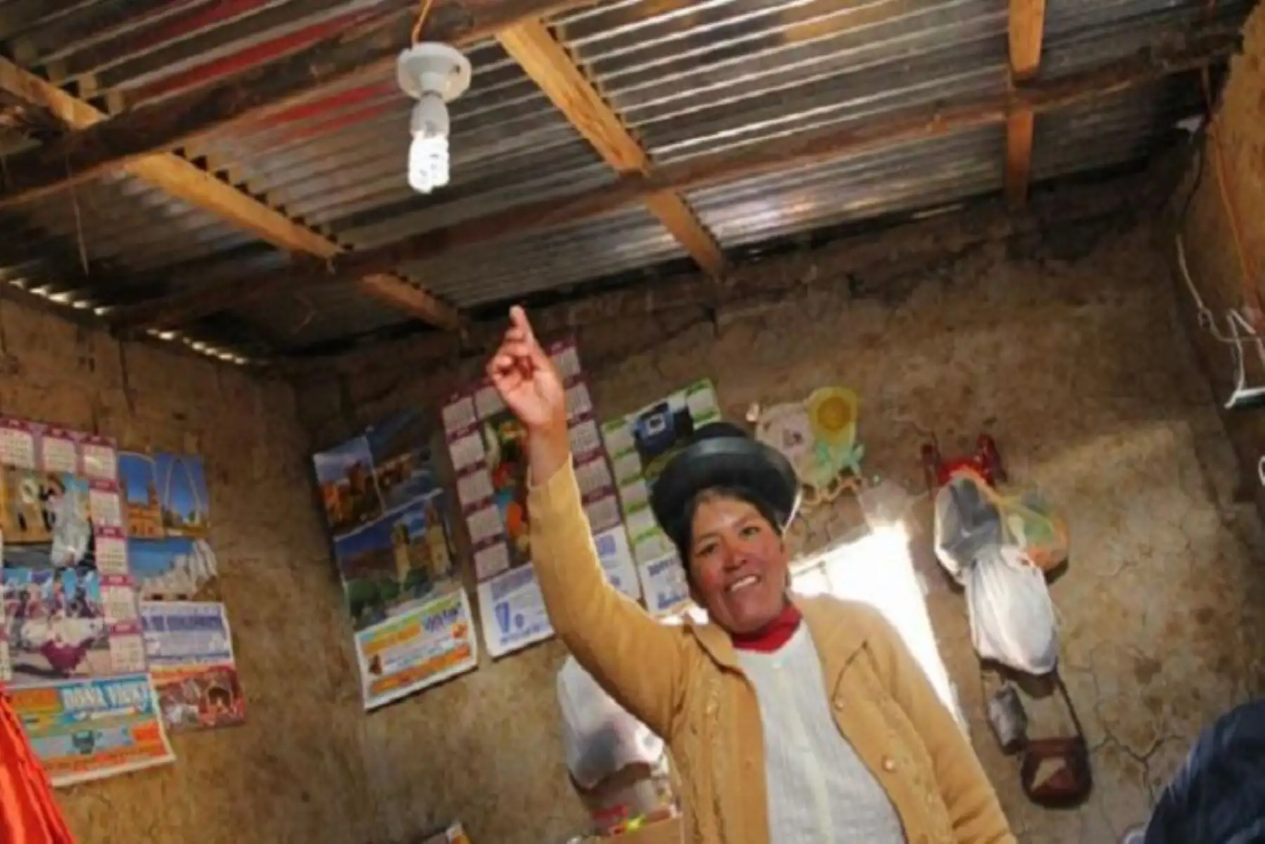 La DGER gestiona la ejecución de 118 proyectos con el objetivo de alcanzar una cobertura eléctrica rural nacional del 96% al 2026.