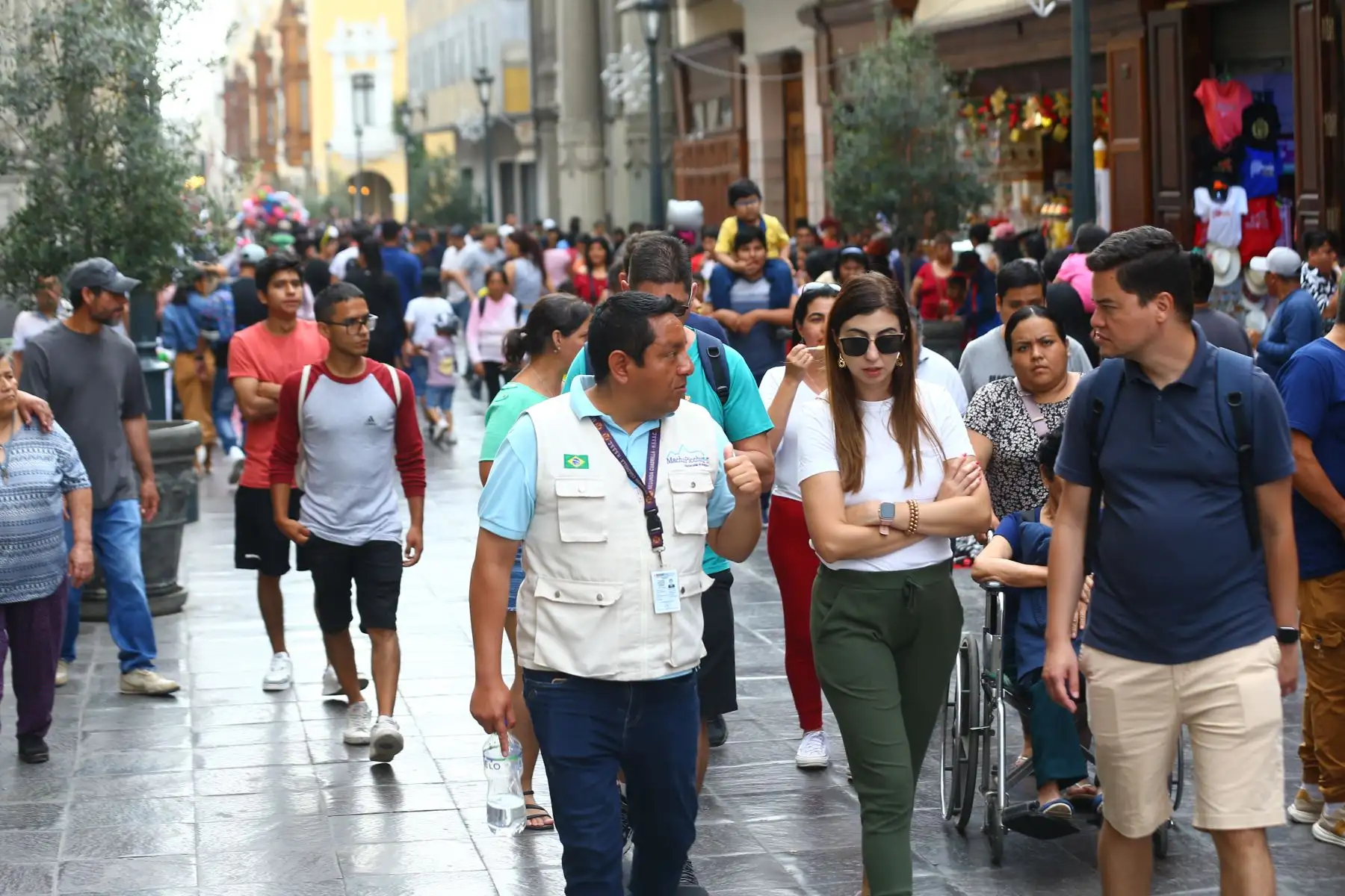 Familias limeñas visitan el Centro Histórico de Lima en el primer día del año 2024
Foto: ANDINA/Eddy Ramos