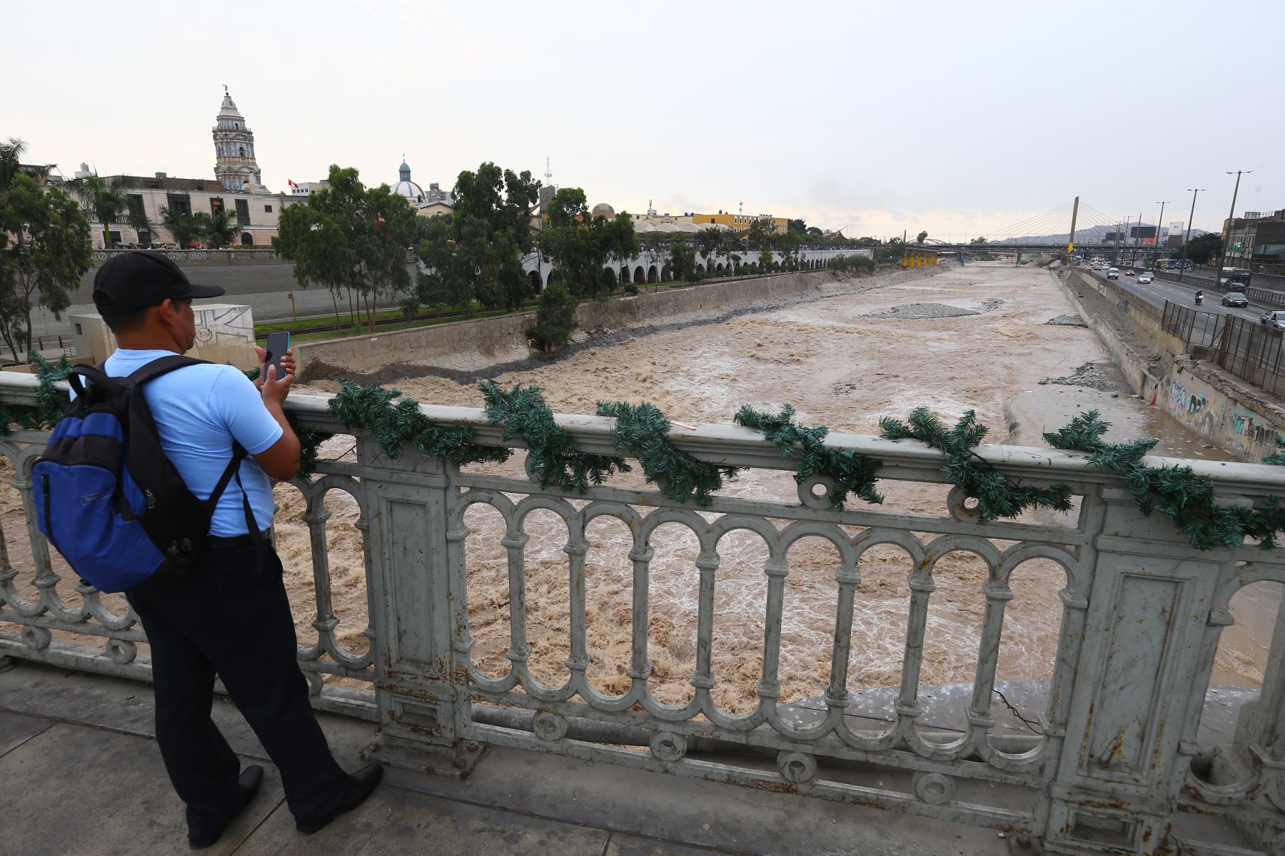Crecida del caudal del río Rímac . Imágenes realizadas cerca al Centro Histórico de Lima y el Puente del Ejercito
Foto: ANDINA/Eddy Ramos