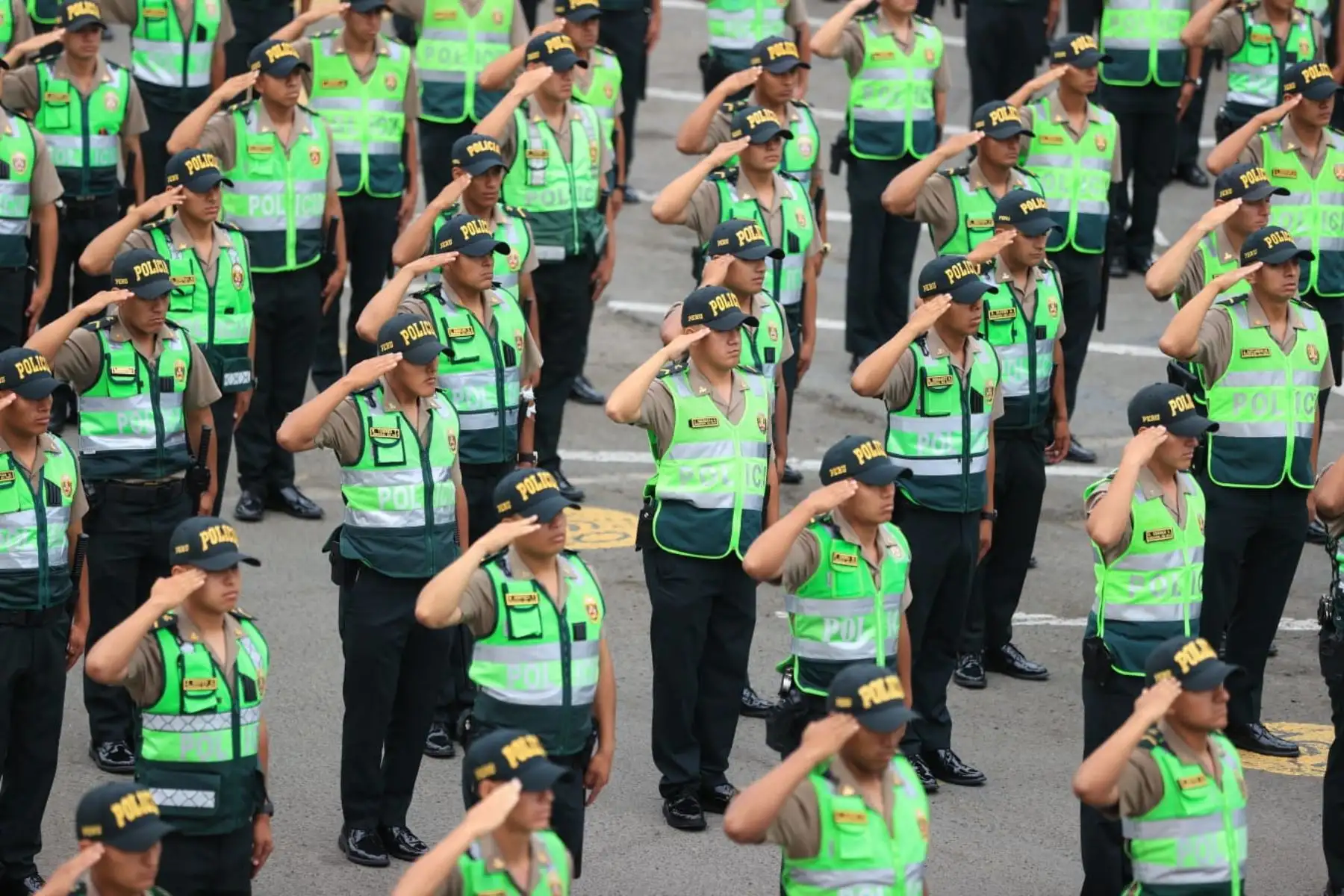 La presidenta Dina Ercilia Boluarte Zegarra participa en incorporación de más de 5 mil policías al patrullaje policial.  Foto: ANDINA/Prensa Presidencia