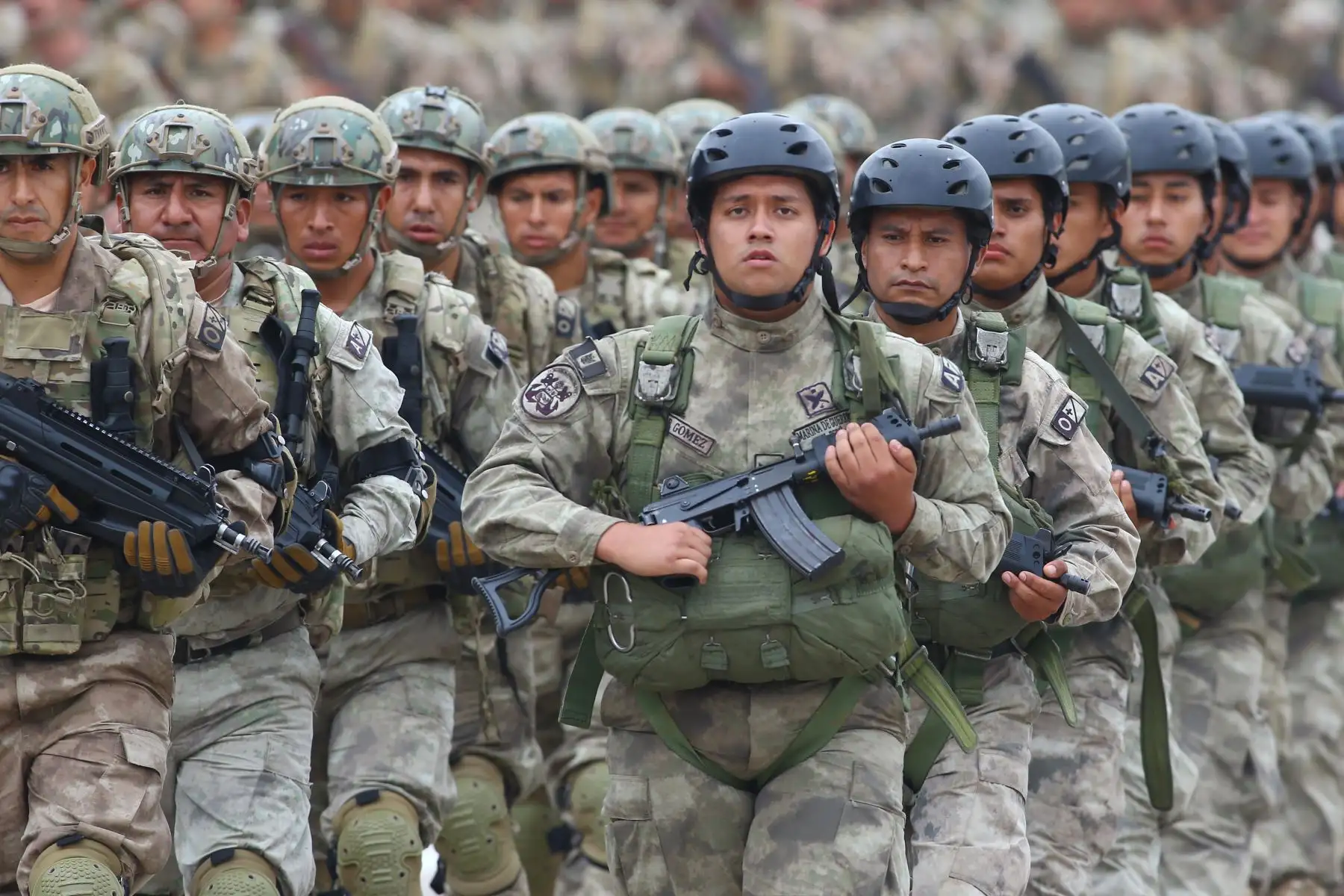 Asimismo, también se realizó la presentación de los Comandos Operacionales de las Fuerzas Armadas ante el recién designado jefe del Comando Conjunto de las Fuerzas Armadas.
Foto: ANDINA/ Eddy Ramos