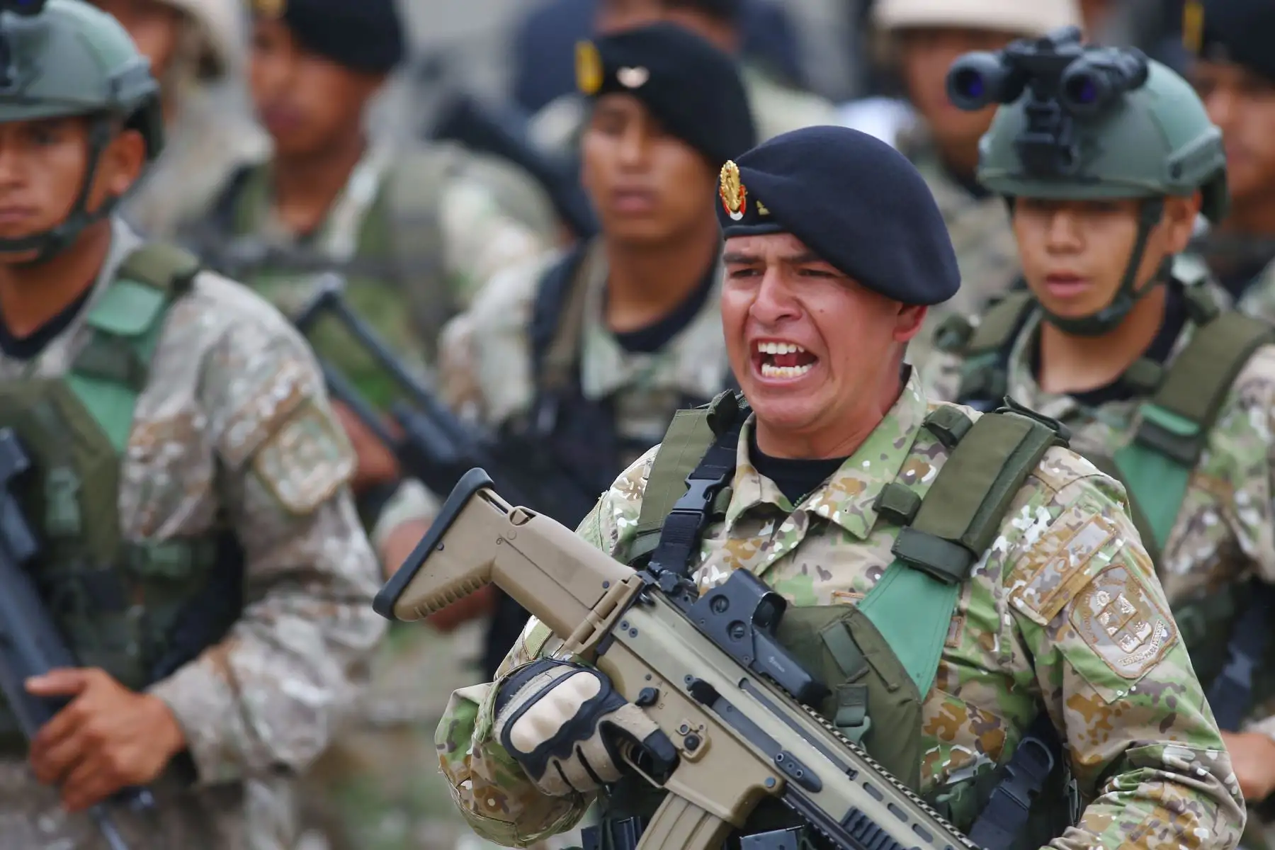 Asimismo, también se realizó la presentación de los Comandos Operacionales de las Fuerzas Armadas ante el recién designado jefe del Comando Conjunto de las Fuerzas Armadas.
Foto: ANDINA/ Eddy Ramos