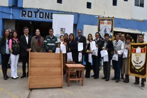 Se emplearon especies como copaiba, pashaco colorado, panguana, quina quina, entre otras, para la confección del mobiliario escolar.