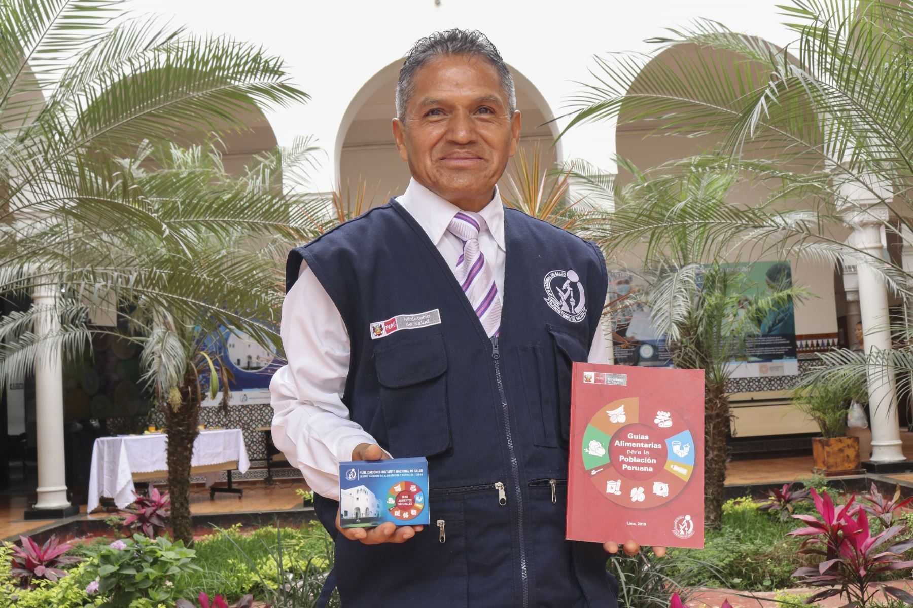 El licenciado Axel Germán Ruiz Guillén,es nutricionista, formado en las aulas de la universidad Mayor de San Marcos, ANDINA/ INS.