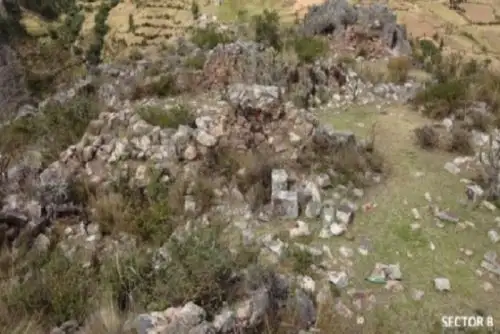 El complejo arqueológico Muyu Muyu posee elementos arquitectónicos y bienes muebles de carácter arqueológico, que ayudan a comprender la historia de la región de Apurímac.