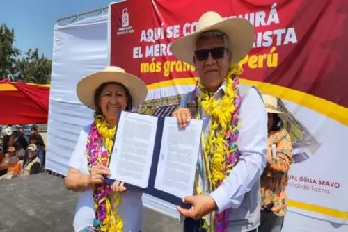 La creación del centro de abastos permitirá generar empleo digno y dinamizar la economía de Tacna, remarcó la ministra Ana María Choquehuanca.