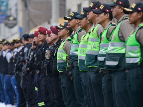 Más de 15 mil policías refuerzan seguridad y garantizan el libre tránsito en Lima. Foto: Andina/Difusión