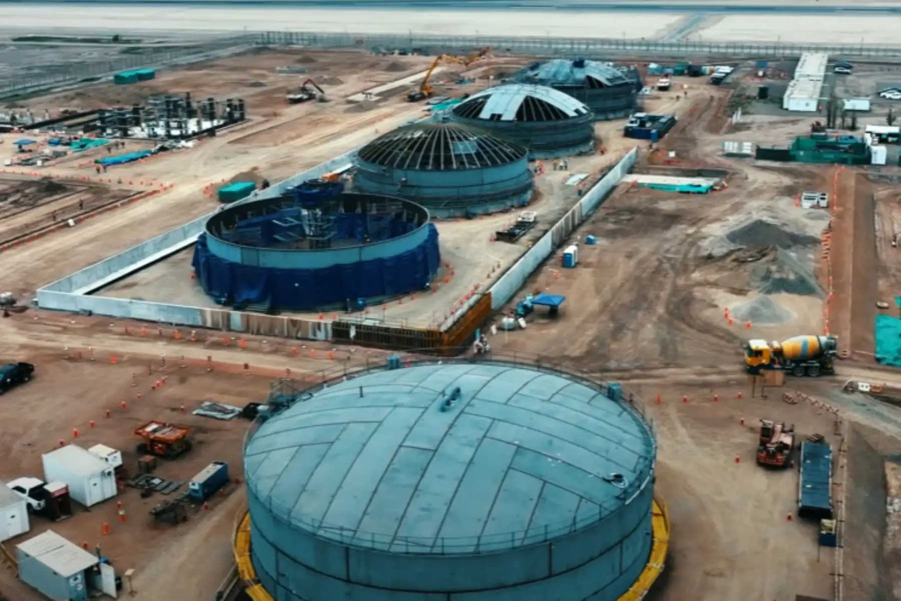 Lima Airport Partners (LAP), operador del Aeropuerto Internacional Jorge Chávez, anunció que el nuevo Aeropuerto Internacional Jorge Chávez estará listo para operar a partir de diciembre del 2024. Este importante hito marca el cierre exitoso del Proyecto de Ampliación del primer aeropuerto del Perú, que a inicios del 2025 contará con una capacidad para atender anualmente a 30 millones de pasajeros, fortaleciendo la posición del Jorge Chávez como un hub clave en la región.
 Foto: ANDINA/LAP