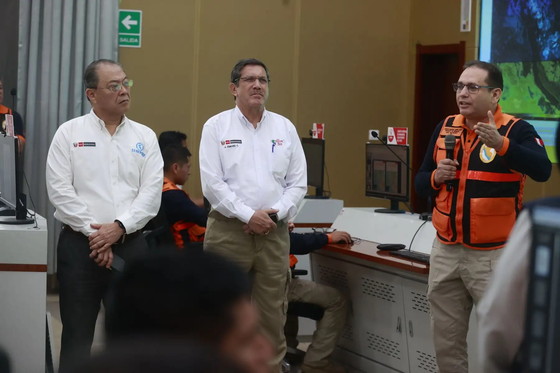El ministro de Defensa, Jorge Chávez Cresta, afirmó hoy que el país se encuentra altamente preparado para proteger a la población ante la posibilidad de la presencia de fuertes lluvias por el fenómeno de El Niño en la zona costera del Perú. Foto: ANDINA/ Vidal Tarqui