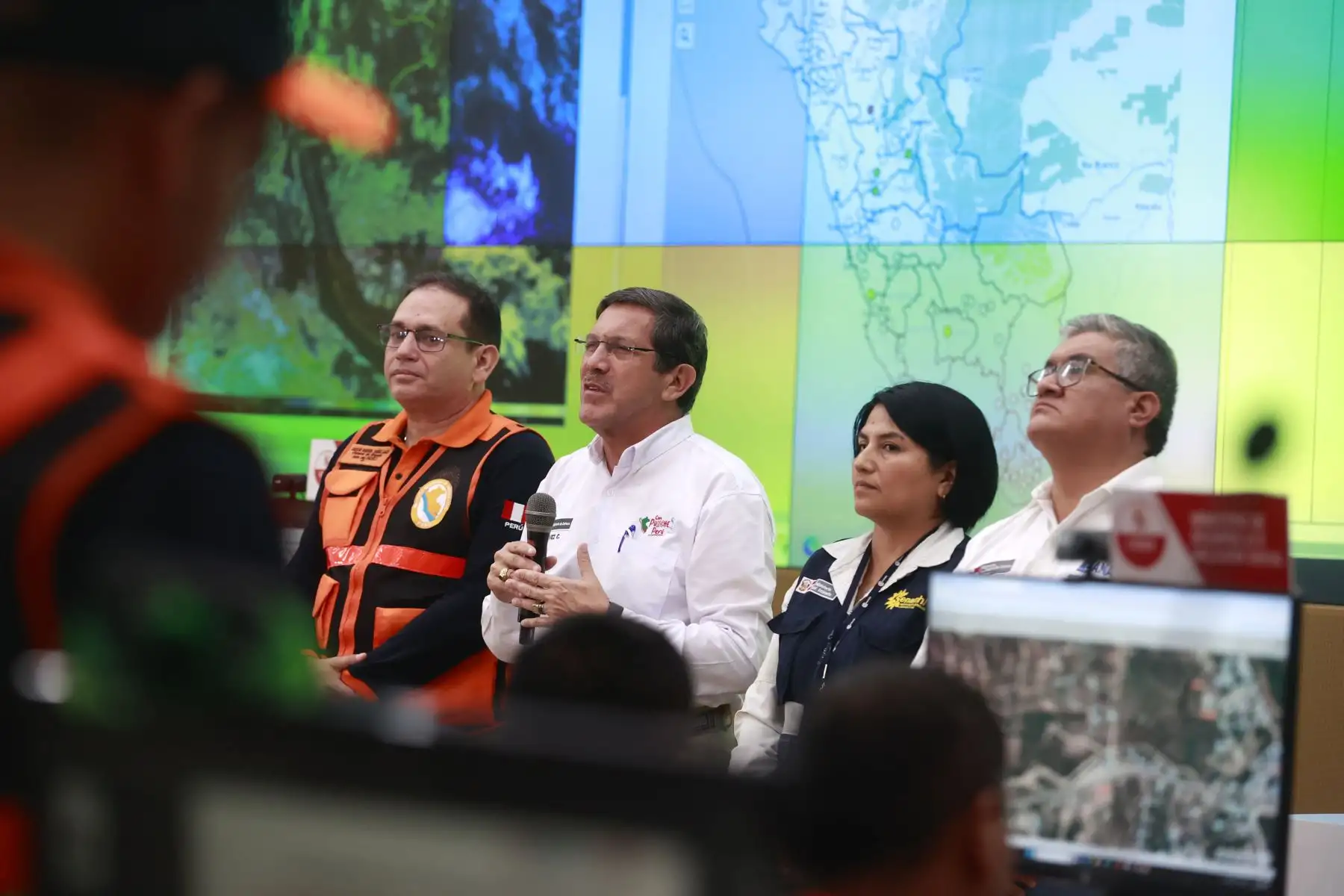 El ministro de Defensa, Jorge Chávez Cresta, afirmó hoy que el país se encuentra altamente preparado para proteger a la población ante la posibilidad de la presencia de fuertes lluvias por el fenómeno de El Niño en la zona costera del Perú. Foto: ANDINA/ Vidal Tarqui