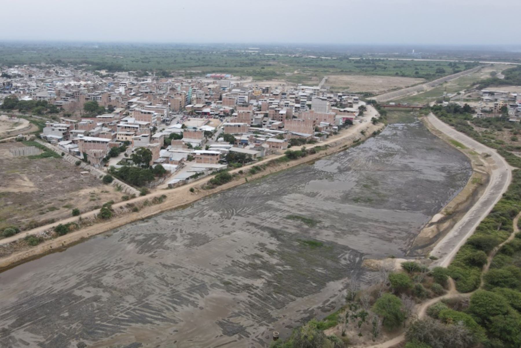 El Ministerio de Desarrollo Agrario y Riego, a través de la Autoridad Nacional del Agua (ANA) , culminó la limpieza y descolmatación de 553 kilómetros de cauces de ríos y quebradas encargados a esta entidad en siete regiones del país.