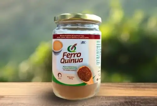 Debido a su alto contenido de hierro hemínico, “FerroQuinua”, elaborado a base de quinua roja, cocoa, canela y camu camu, se ha convertido en uno de los suplementos nutritivos más requeridos para el consumo de los menores de edad. Una característica del polvo fortificado es que no tiene sabor metálico; por ello los niños no distinguen ningún sabor extraño y disfrutan consumirlo.