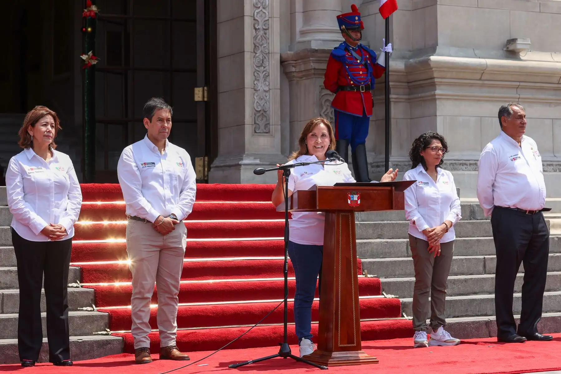 La presidenta Dina Boluarte participó en encuentro con niñas, niños y lideresas de comedores populares, ollas comunes y comités de vaso de leche. Foto: ANDINA/Prensa Presidencia