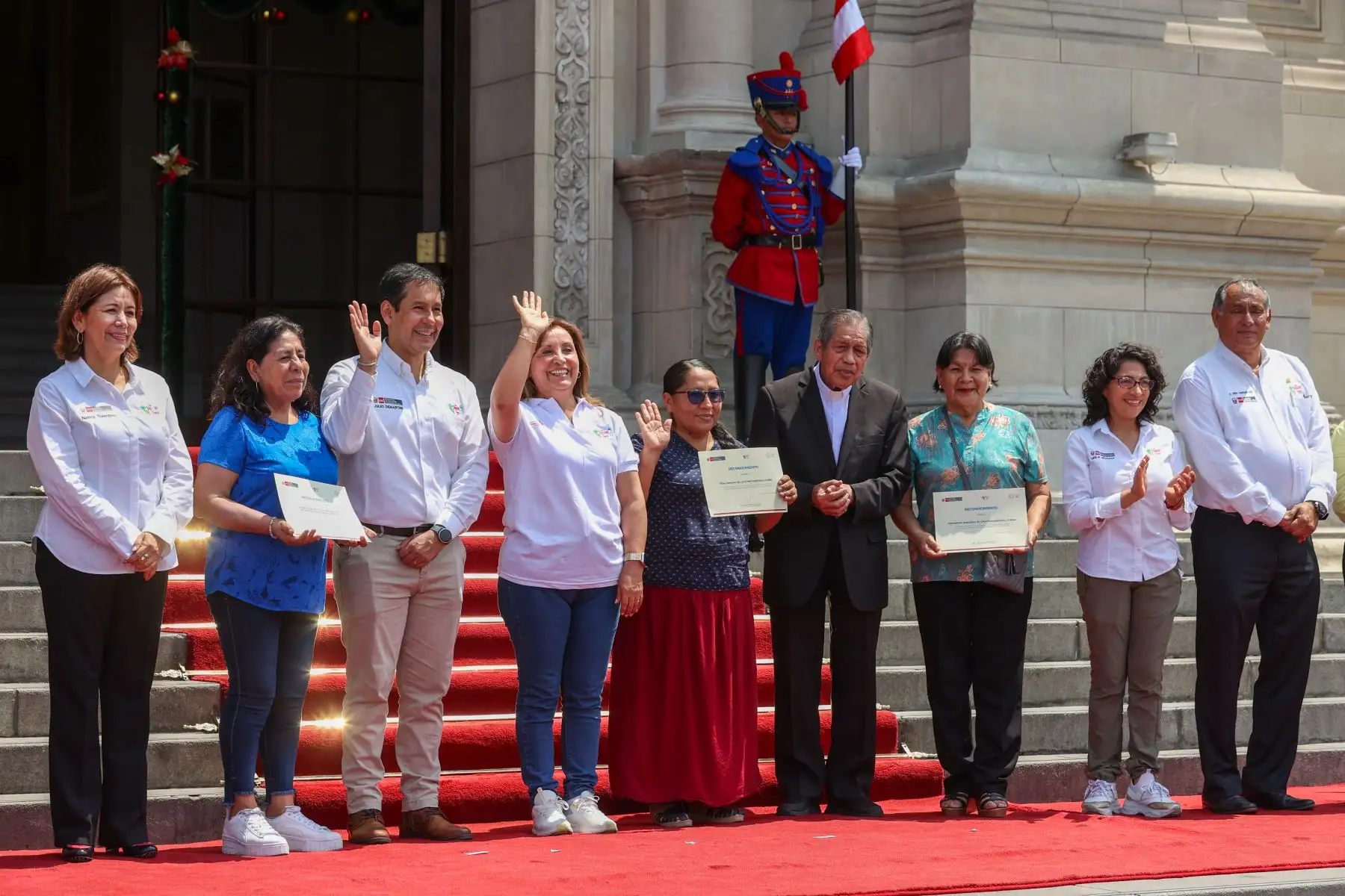 La presidenta Dina Boluarte participó en encuentro con niñas, niños y lideresas de comedores populares, ollas comunes y comités de vaso de leche. Foto: ANDINA/Prensa Presidencia
