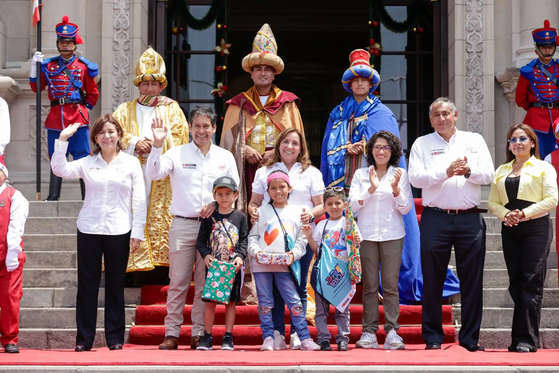 La presidenta Dina Boluarte participó en encuentro con niñas, niños y lideresas de comedores populares, ollas comunes y comités de vaso de leche. Foto: ANDINA/Prensa Presidencia