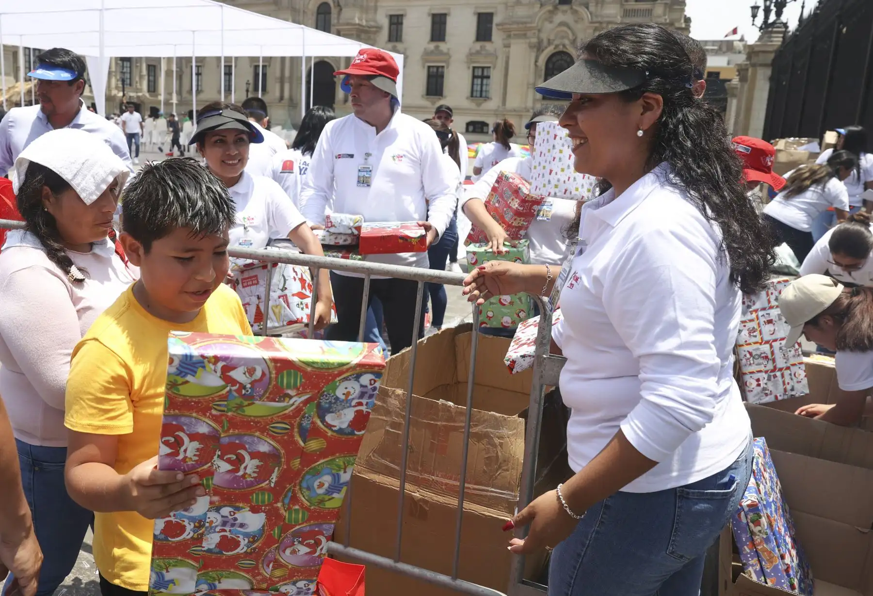 La presidenta Dina Boluarte participó en encuentro con niñas, niños y lideresas de comedores populares, ollas comunes y comités de vaso de leche. Foto: ANDINA/Prensa Presidencia