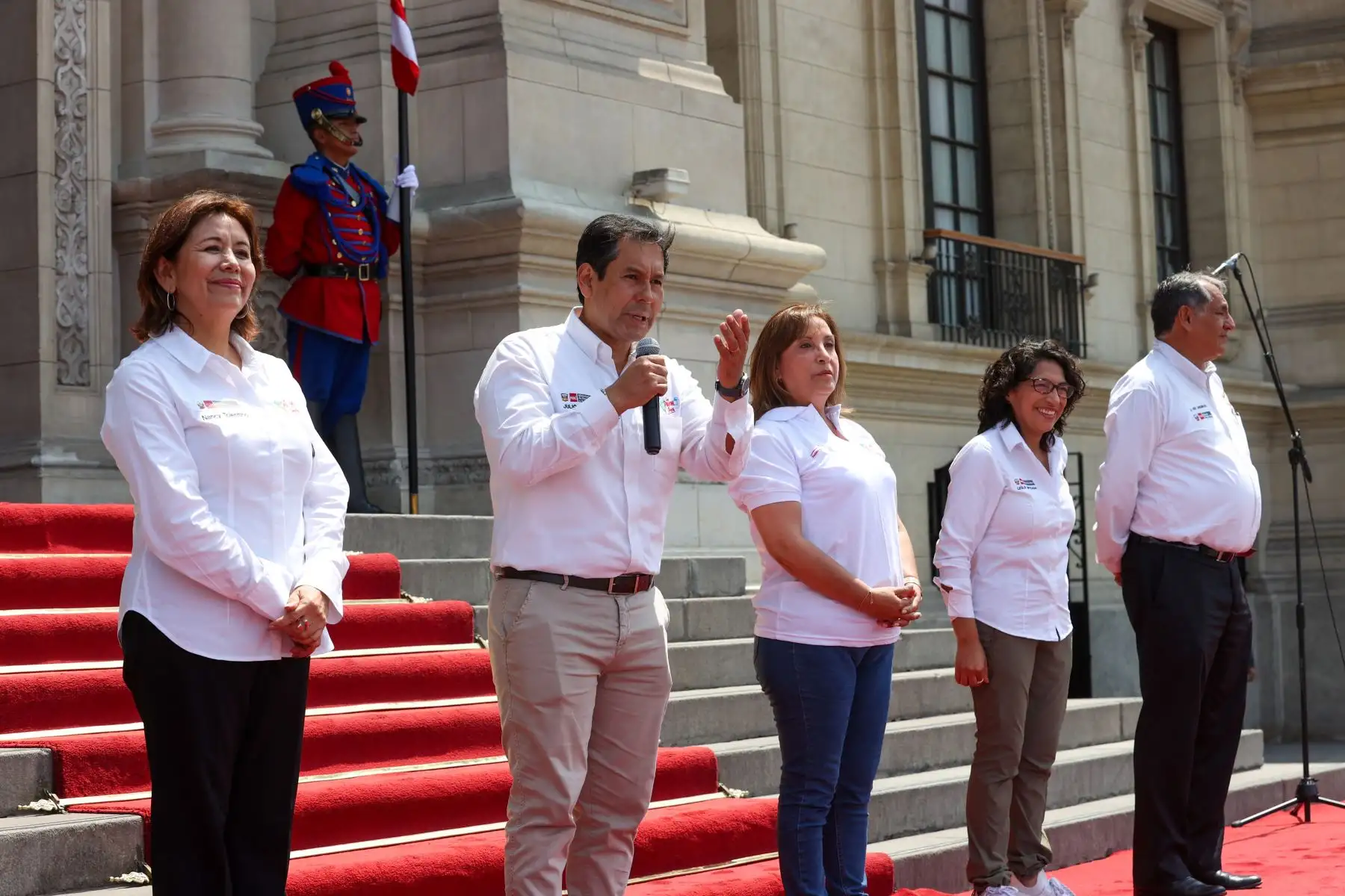 La presidenta Dina Boluarte participó en encuentro con niñas, niños y lideresas de comedores populares, ollas comunes y comités de vaso de leche. Foto: ANDINA/Prensa Presidencia