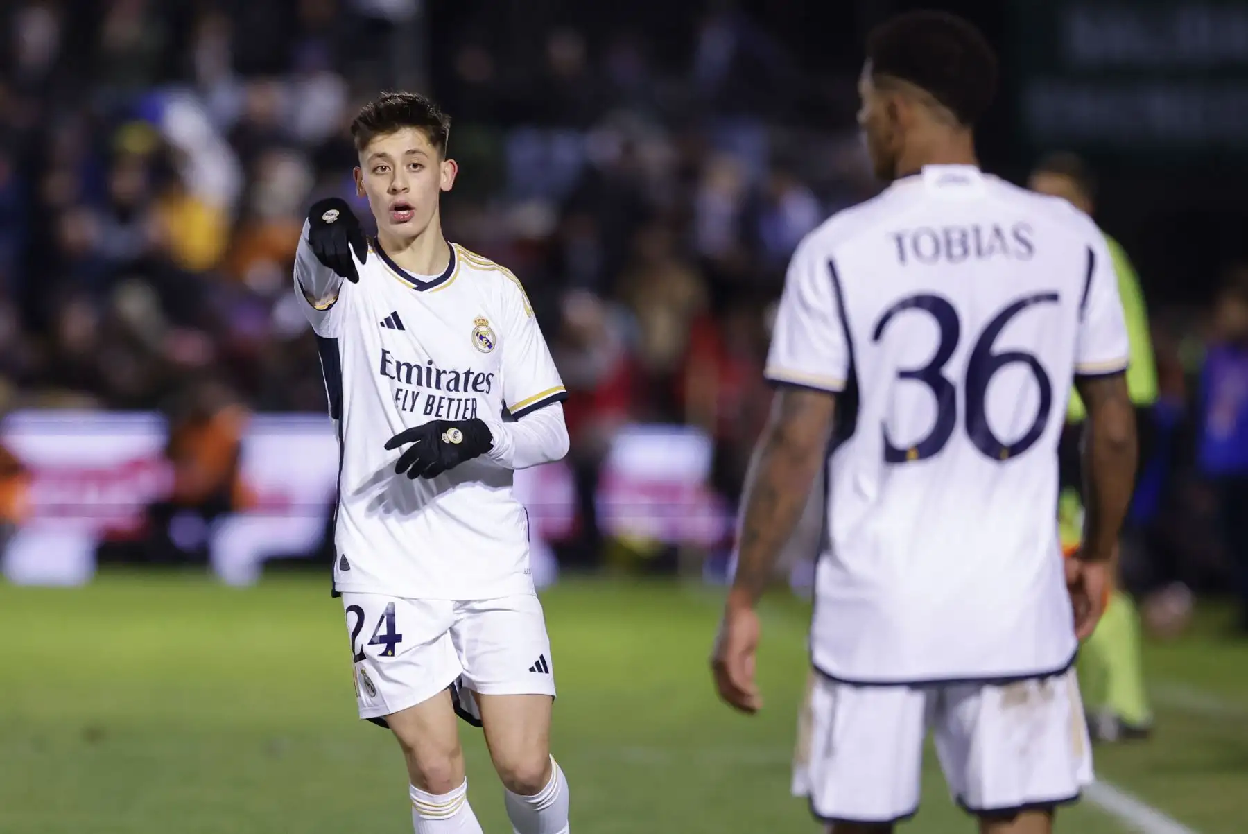 El atacante turco del Real Madrid Arda Güler durante el partido de dieciseisavos de final de la Copa del Rey que Arandina y Real Madrid disputan hoy en el estadio El Montecillo, en Aranda de Duero. 
Foto: EFE